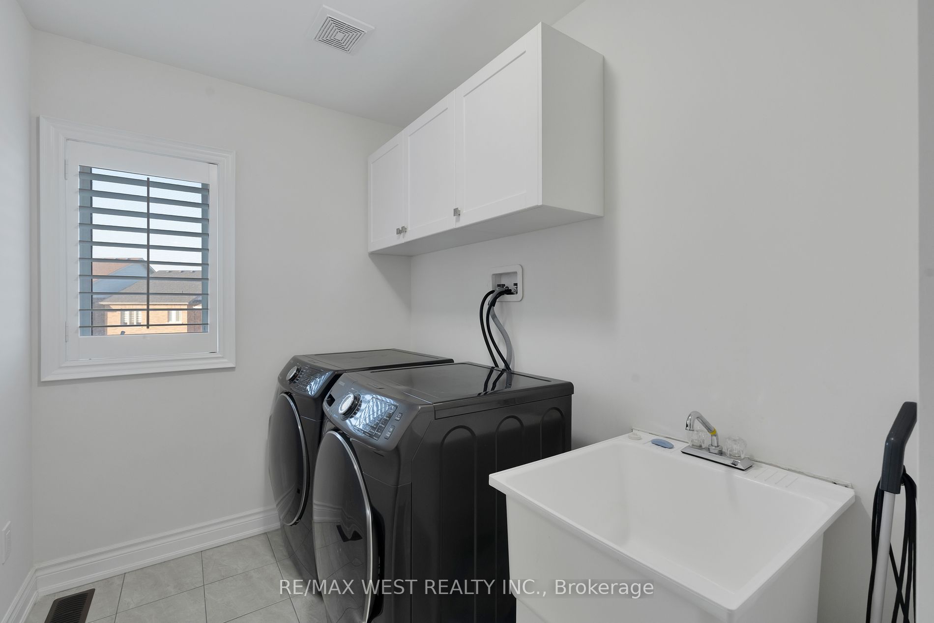 142 Beaconsfield Dr