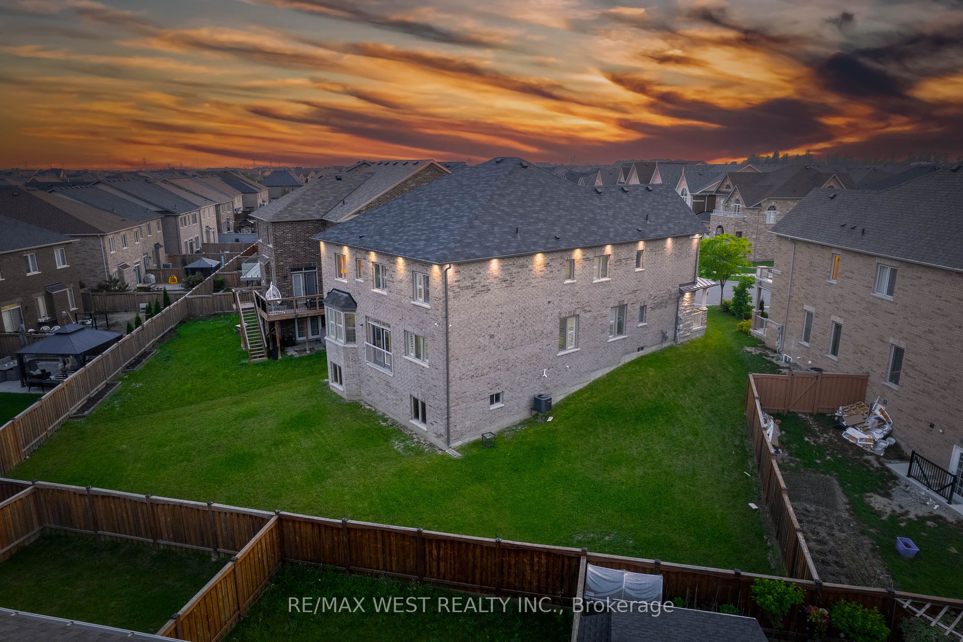 142 Beaconsfield Dr