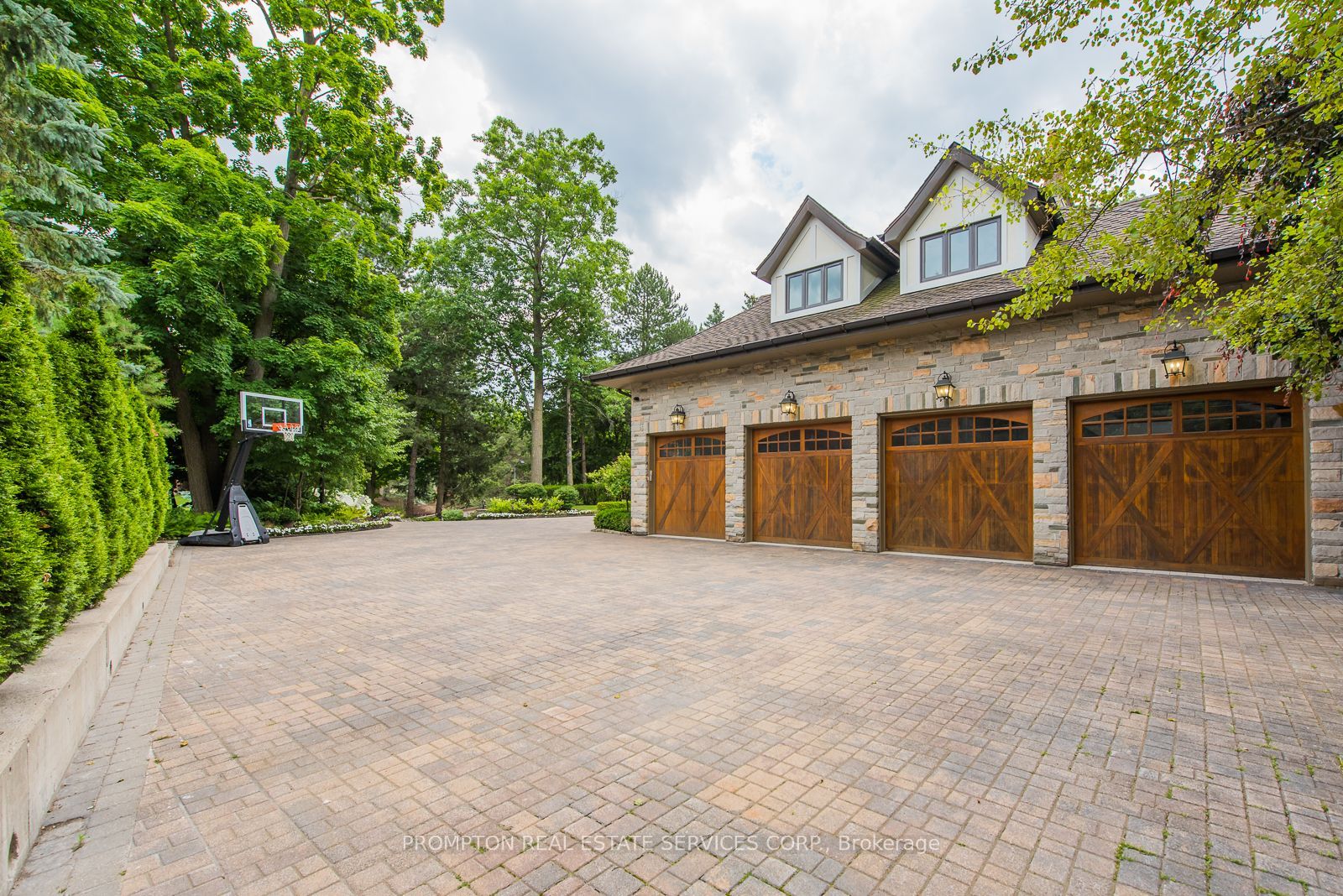 40 Golf Avenue