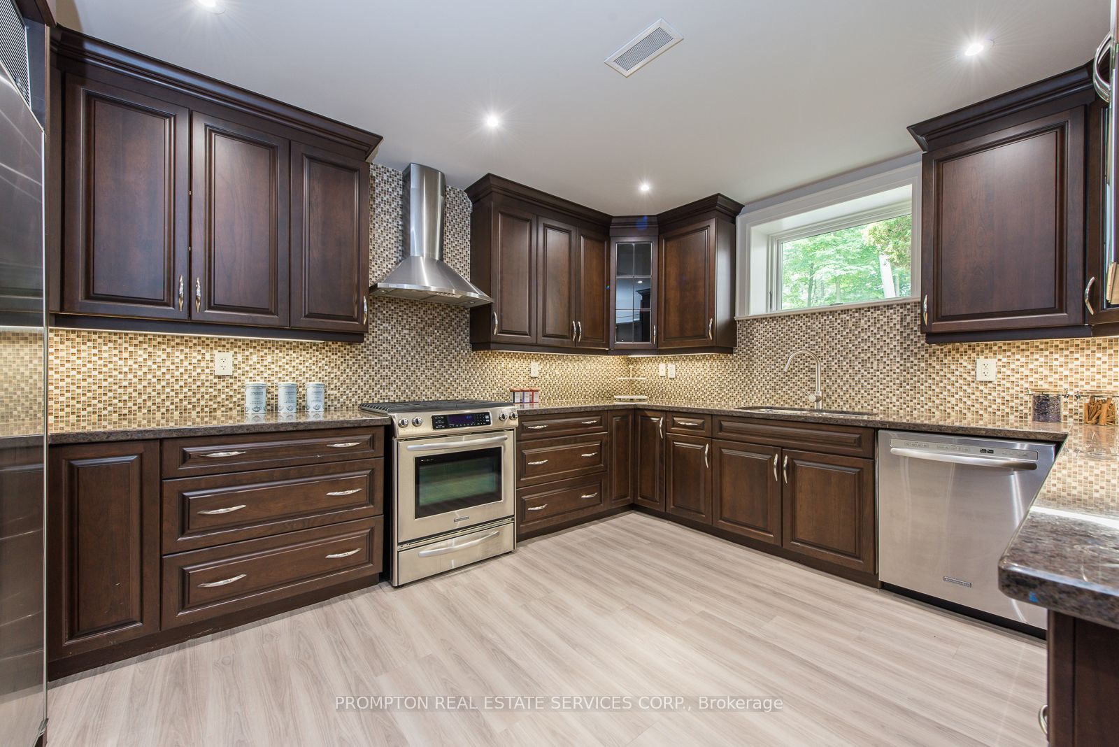 40 Golf Avenue