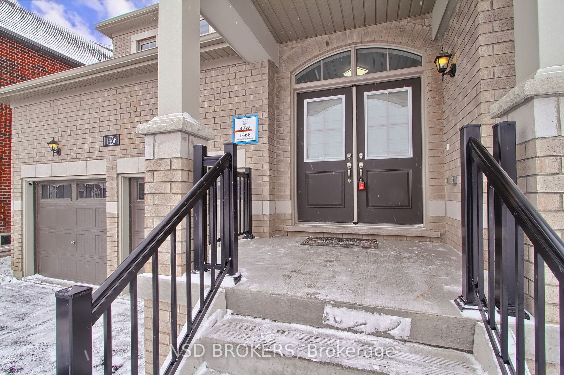 1466 Broderick St