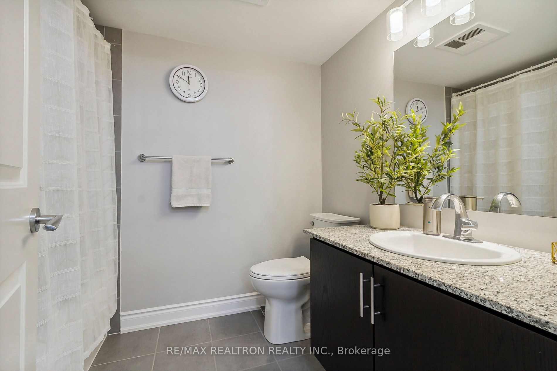 149 Church St, #402