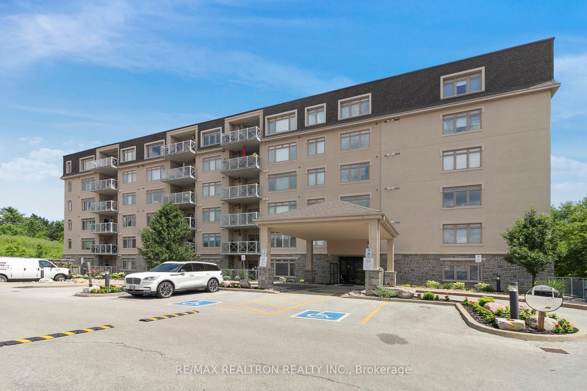 149 Church St, #402