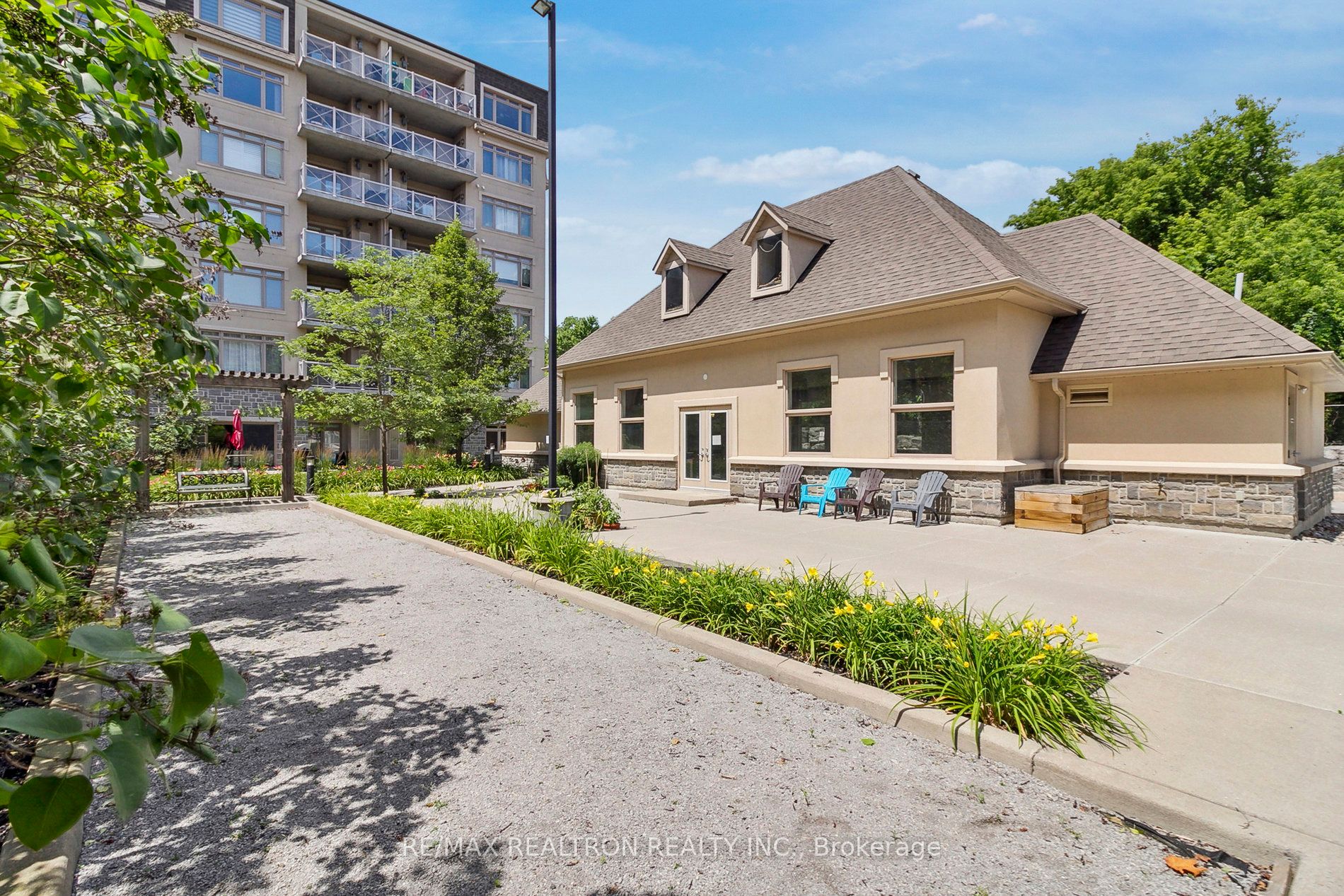 149 Church St, #402