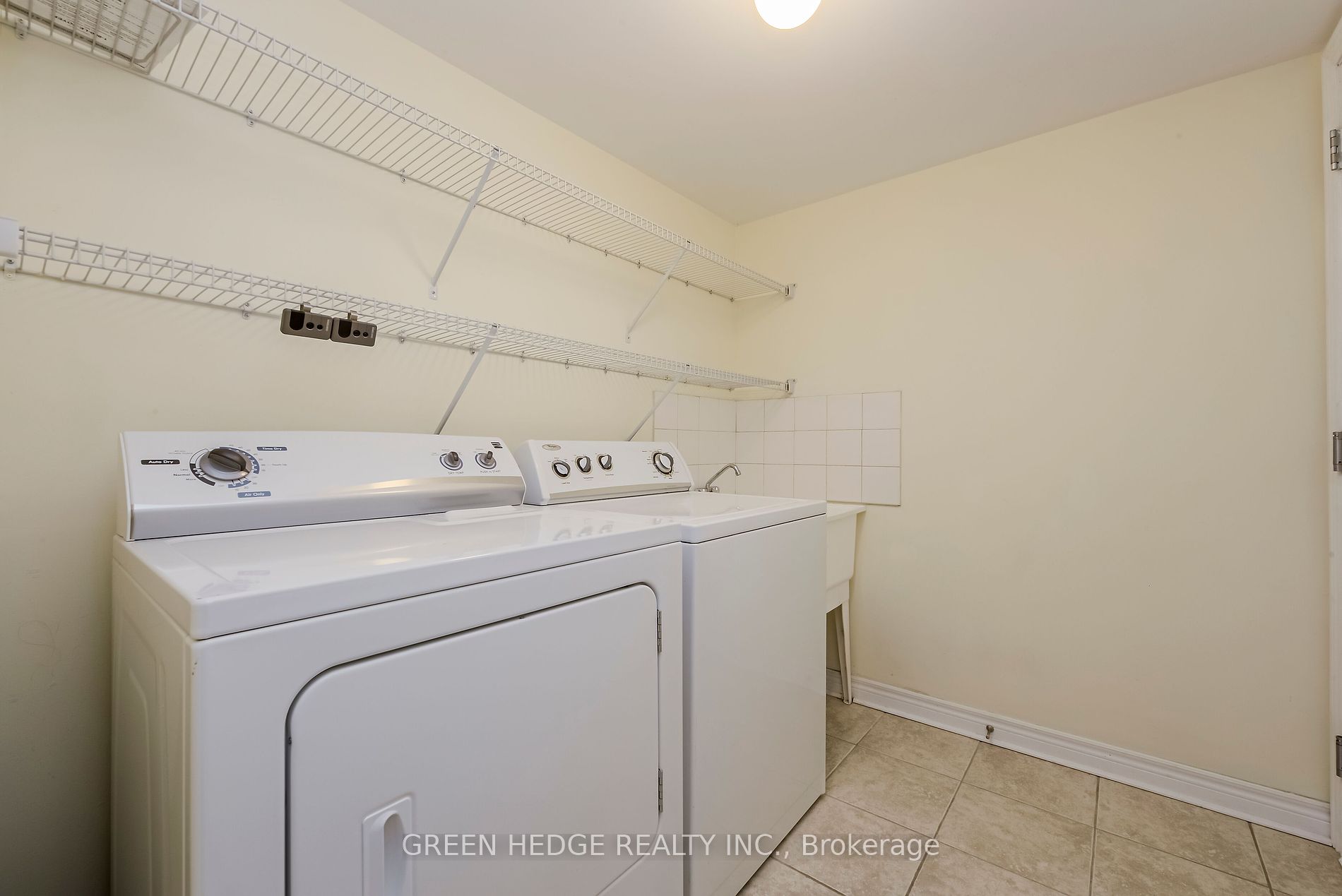 17 Ivy Stone Crt