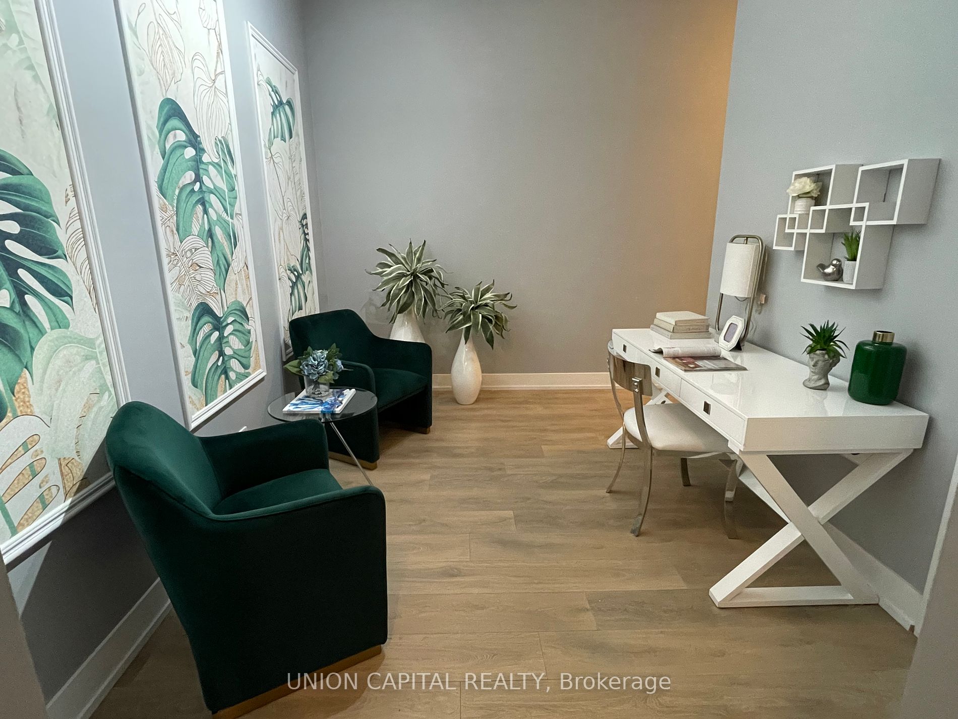 9471 Yonge Street, #213