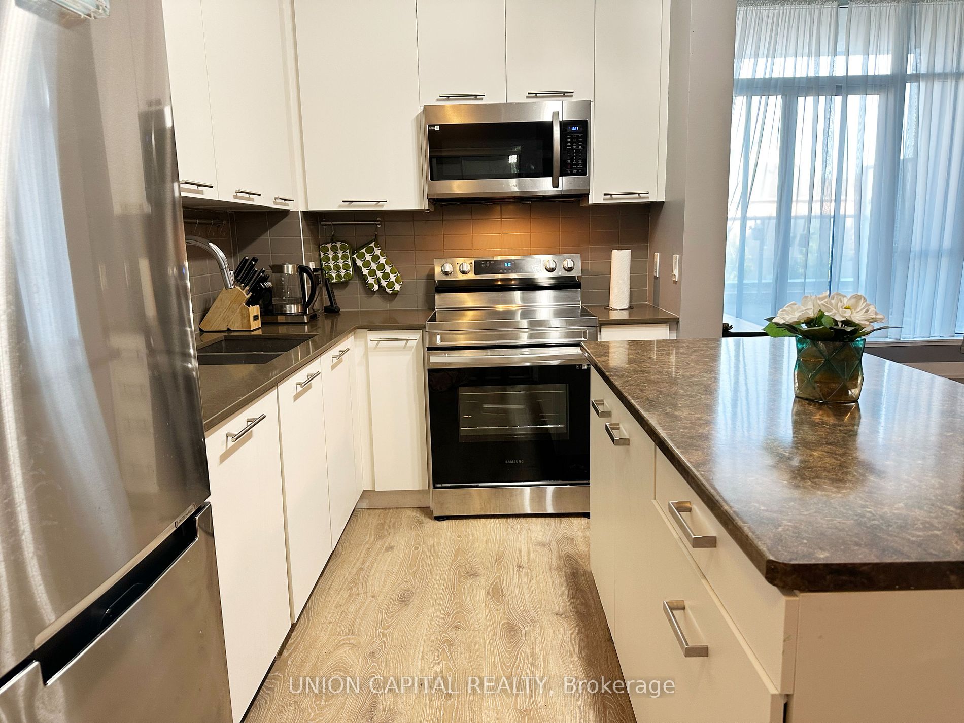 9471 Yonge Street, #213