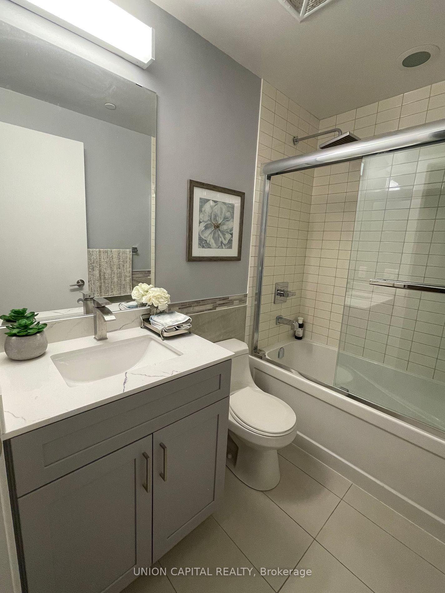 9471 Yonge Street, #213