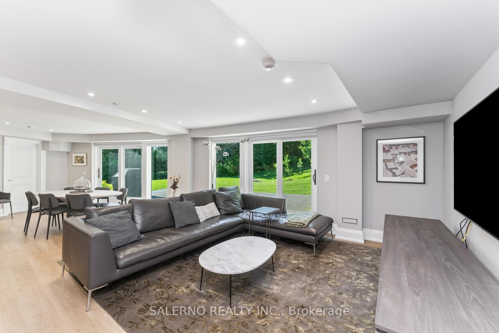 290 Kingscross Drive