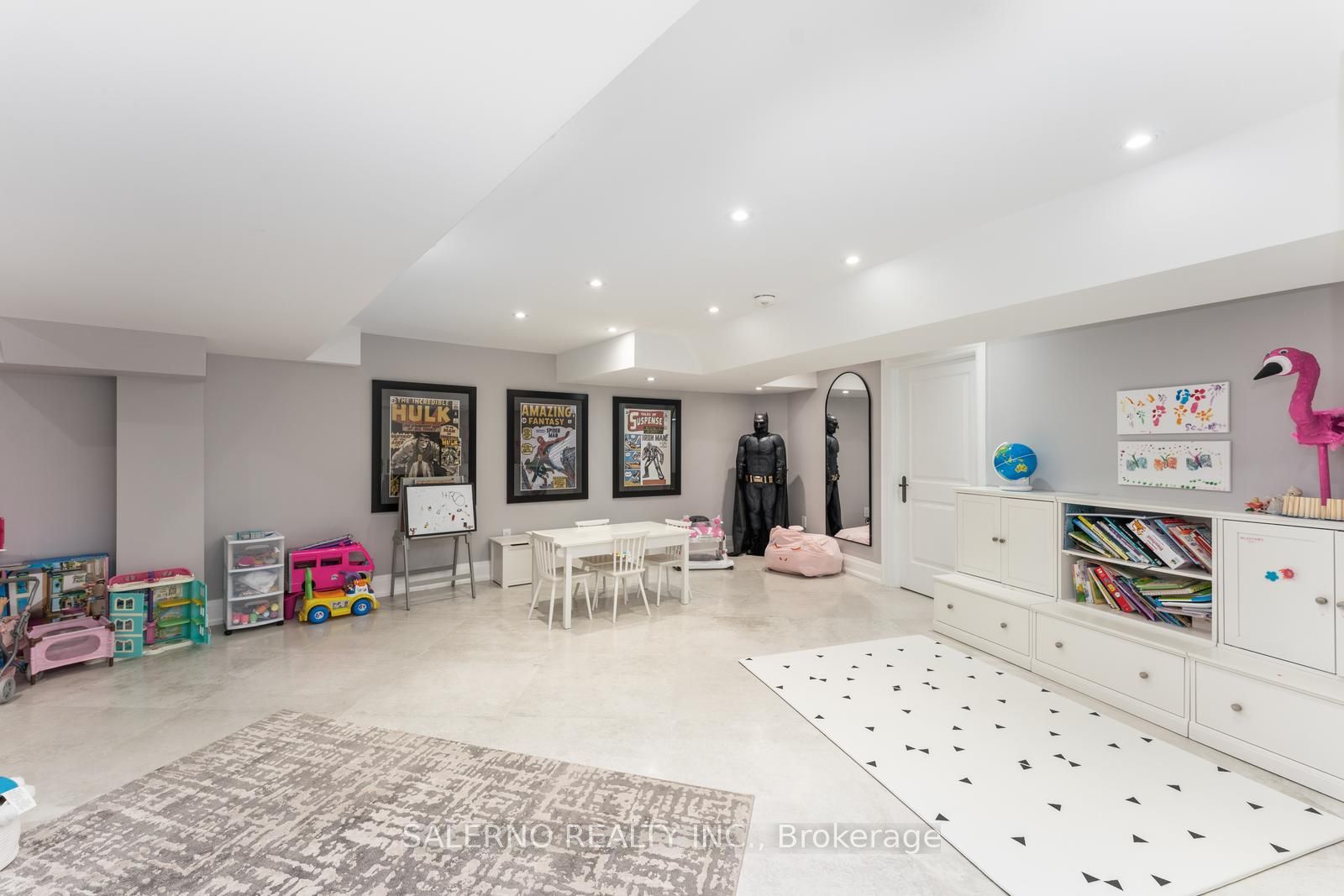 290 Kingscross Drive
