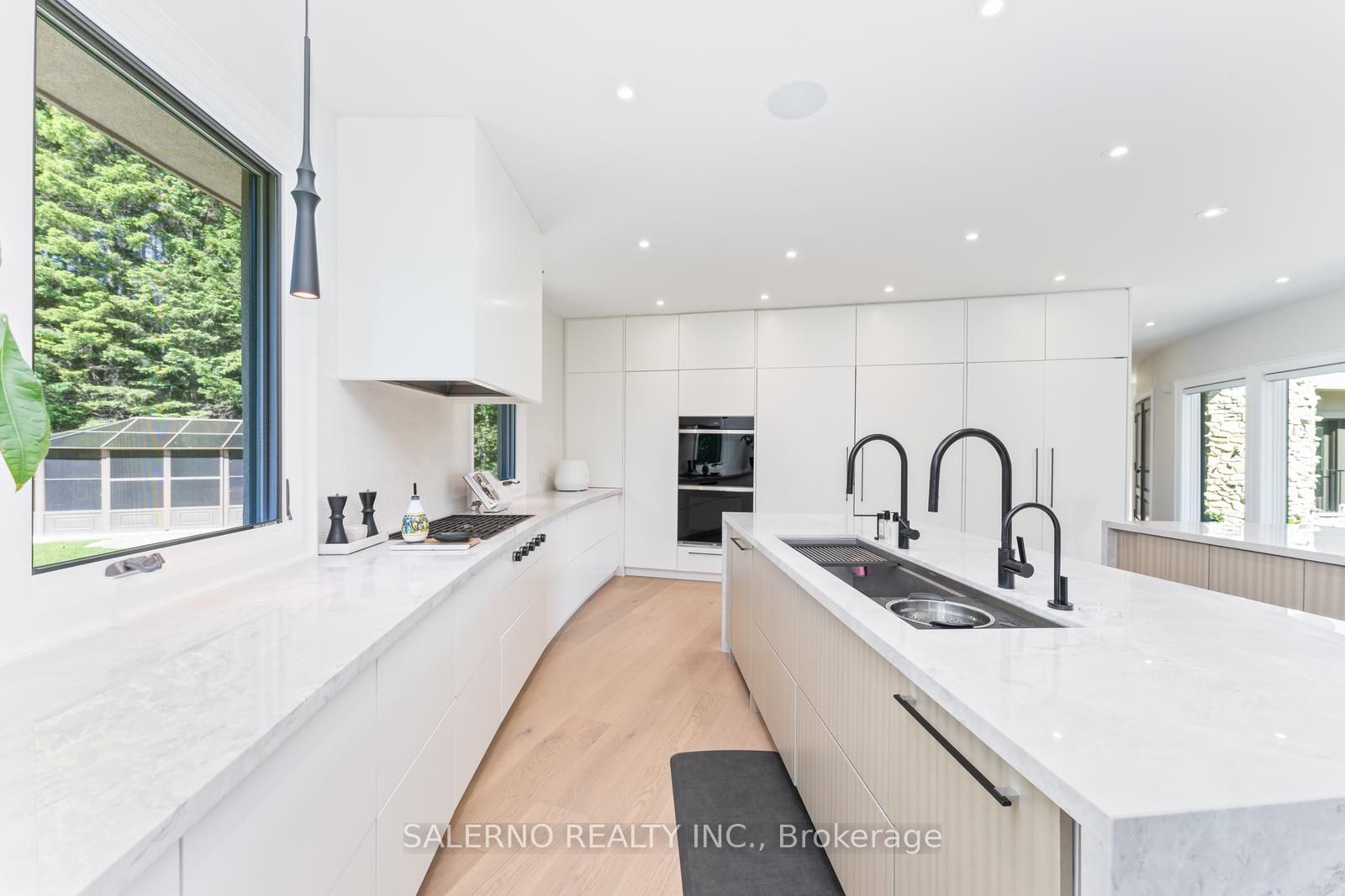 290 Kingscross Drive