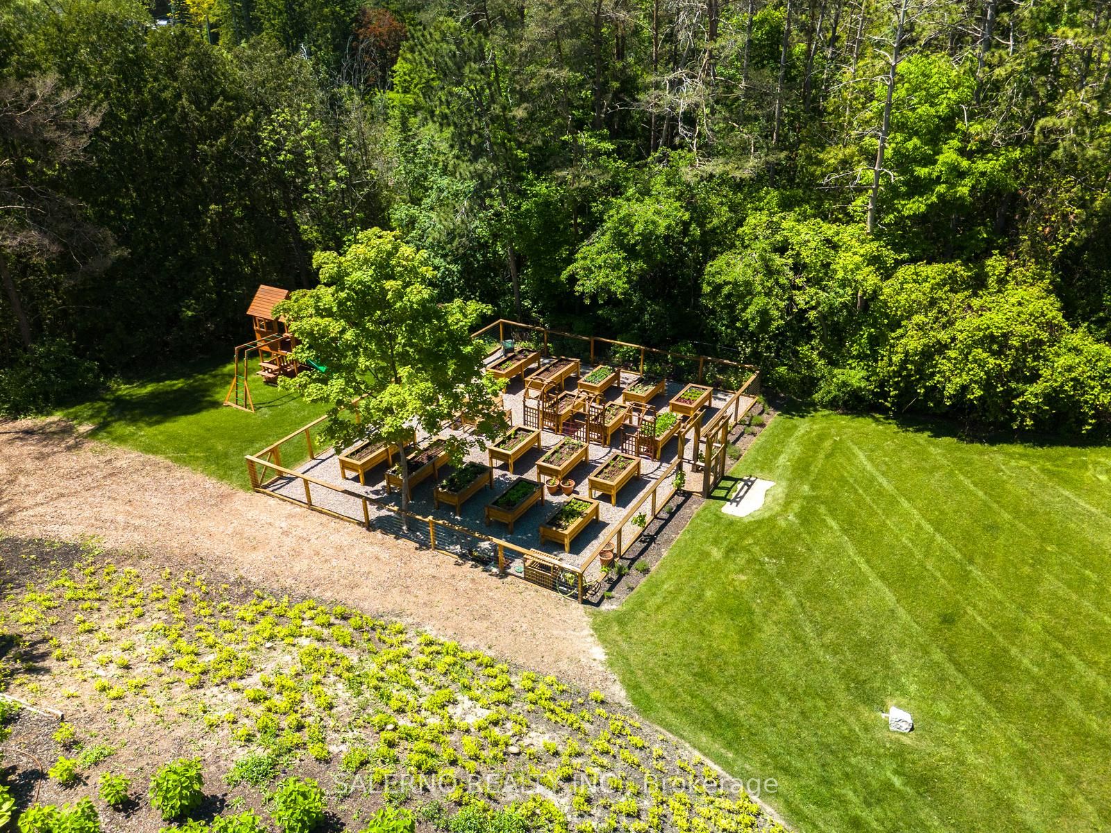 290 Kingscross Drive