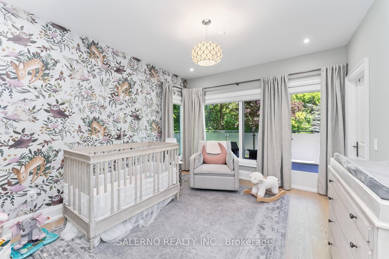 290 Kingscross Drive