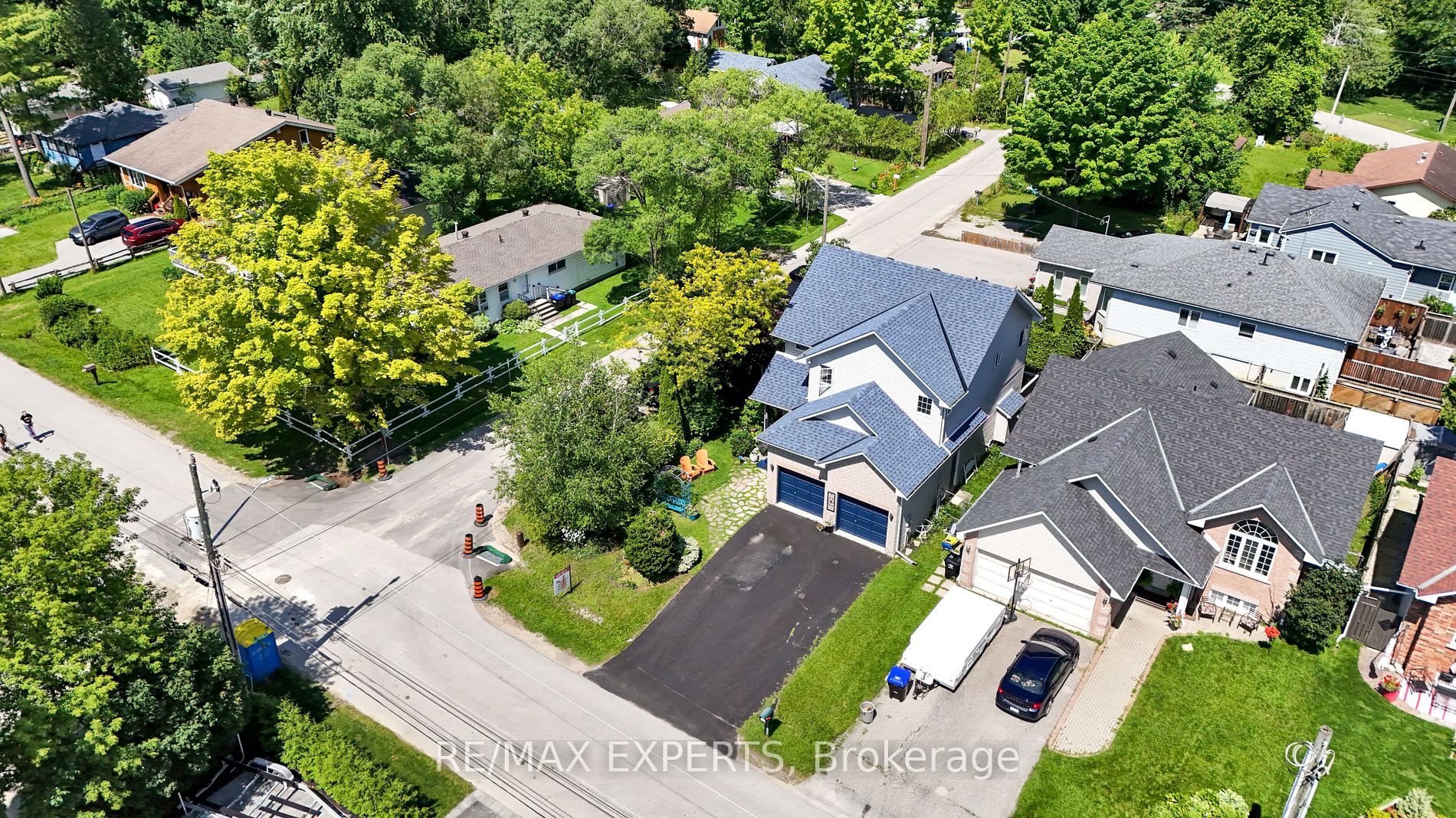 684 Lakelands Avenue