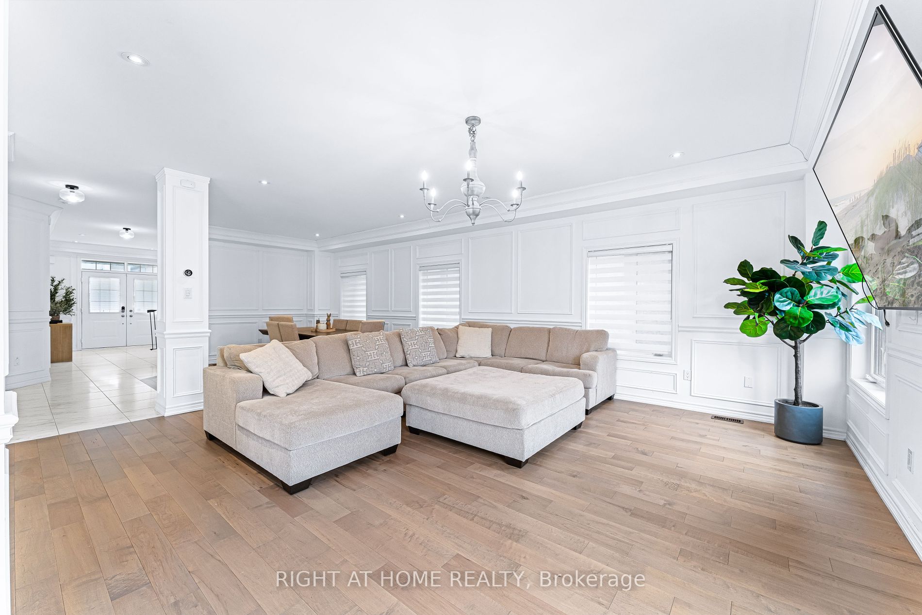 1011 Larter Street