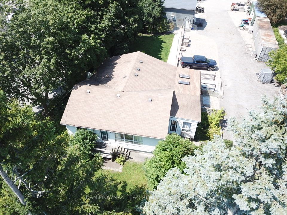 364 Queensville Sdrd W