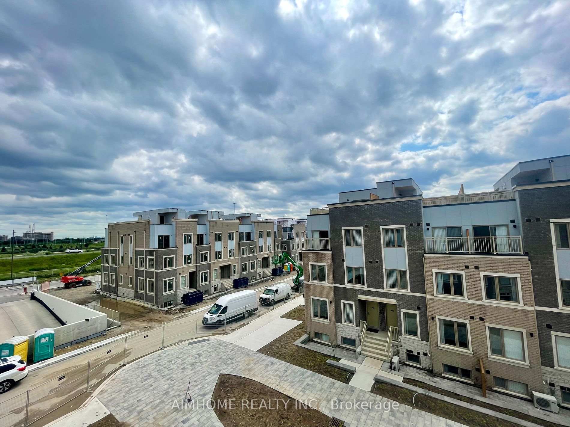 131 Honeycrisp Crescent, #TH218