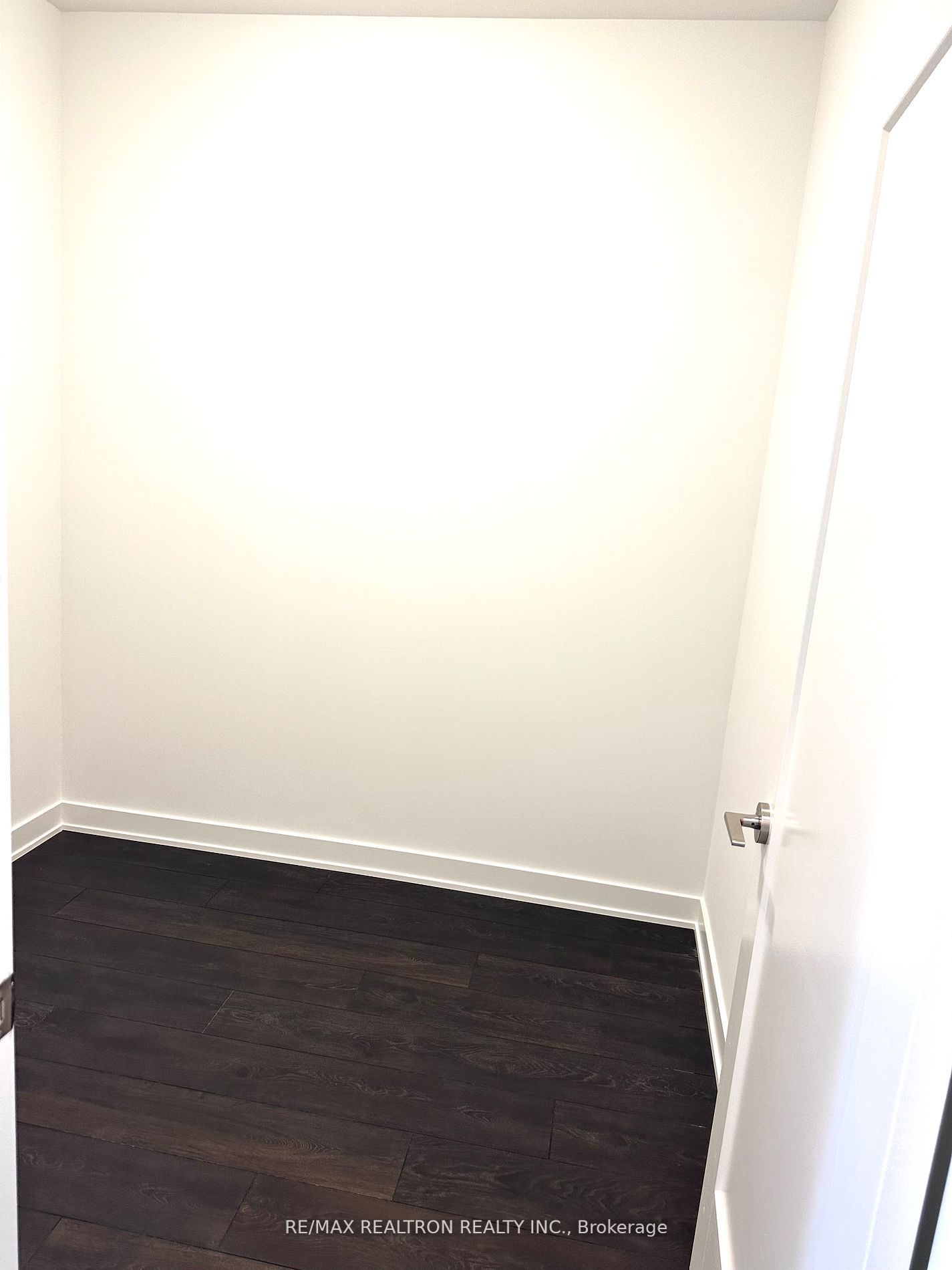 105 Oneida Crescent, #1904