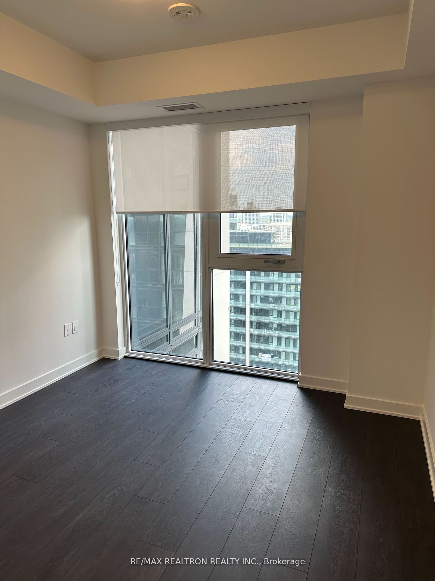 105 Oneida Crescent, #1904