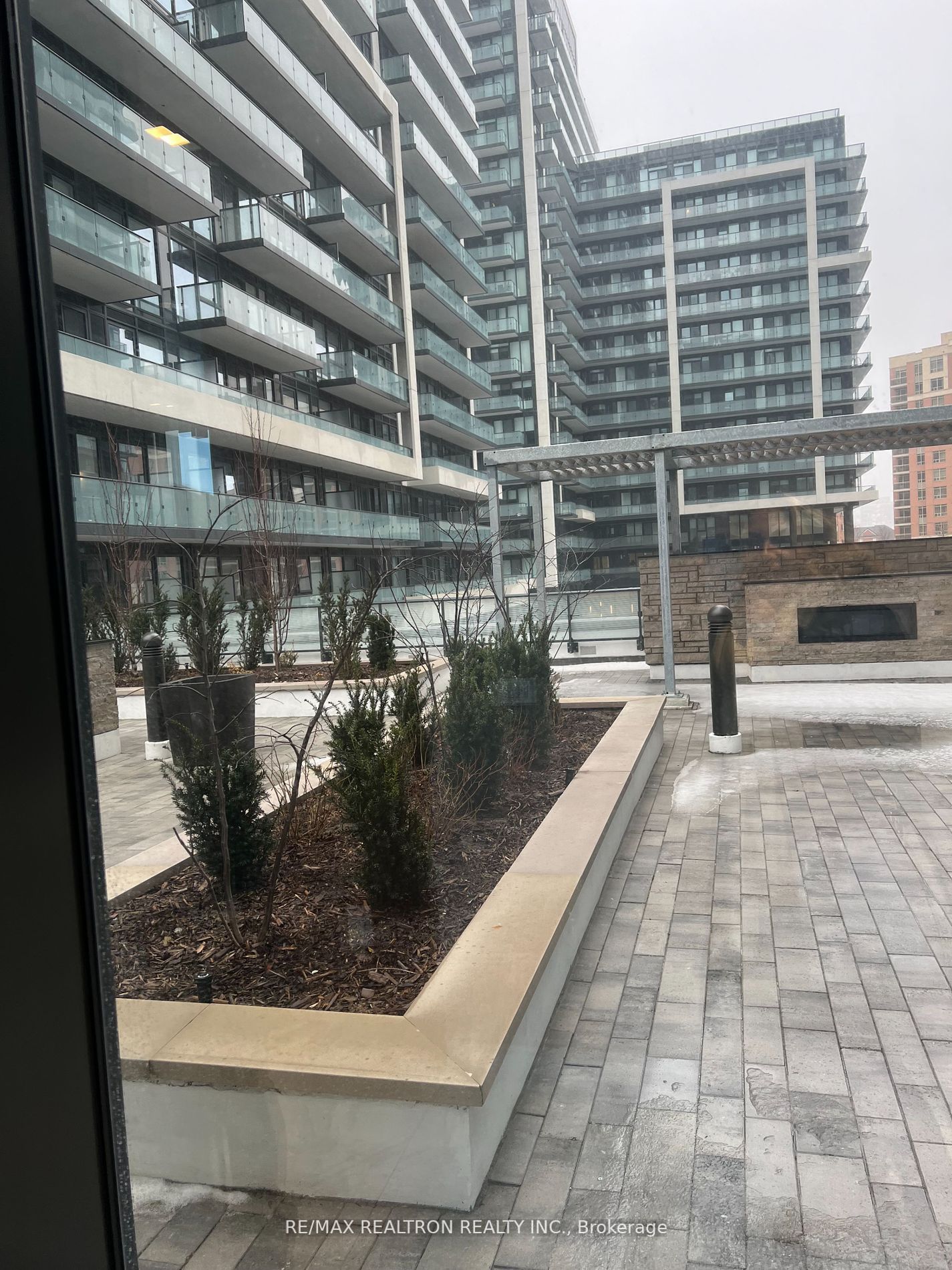 105 Oneida Crescent, #1904