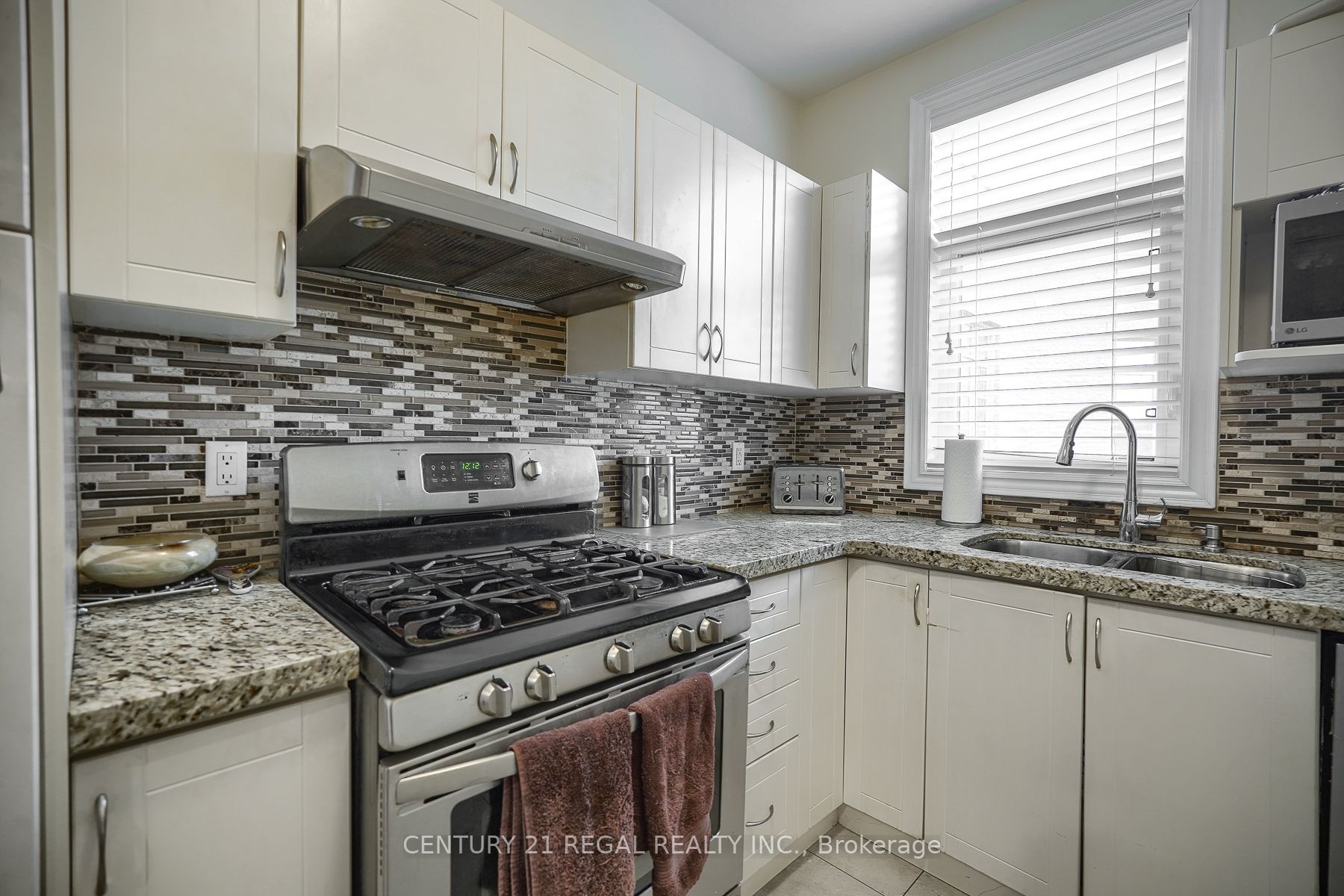 62 Carisbrooke Circ