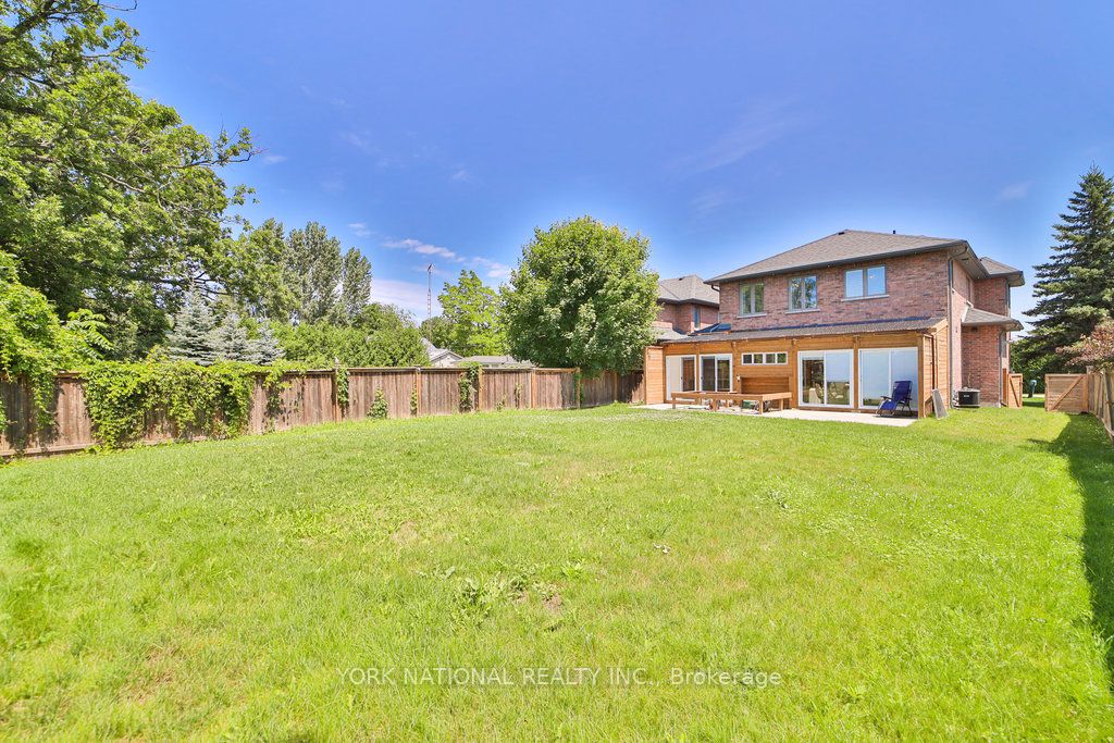 530 Duclos Point Road W