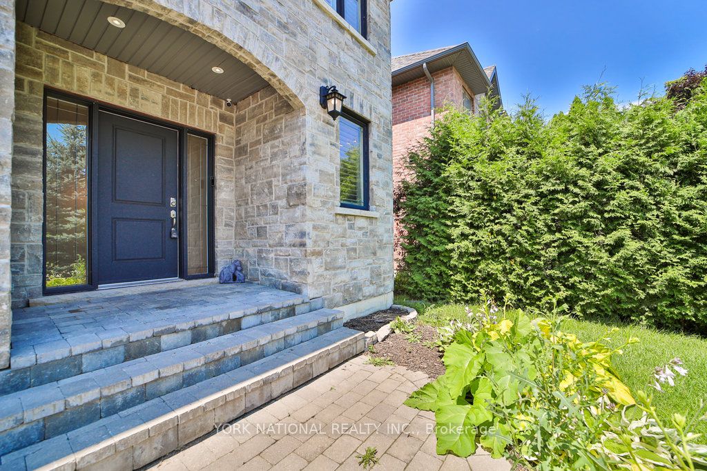 530 Duclos Point Road W