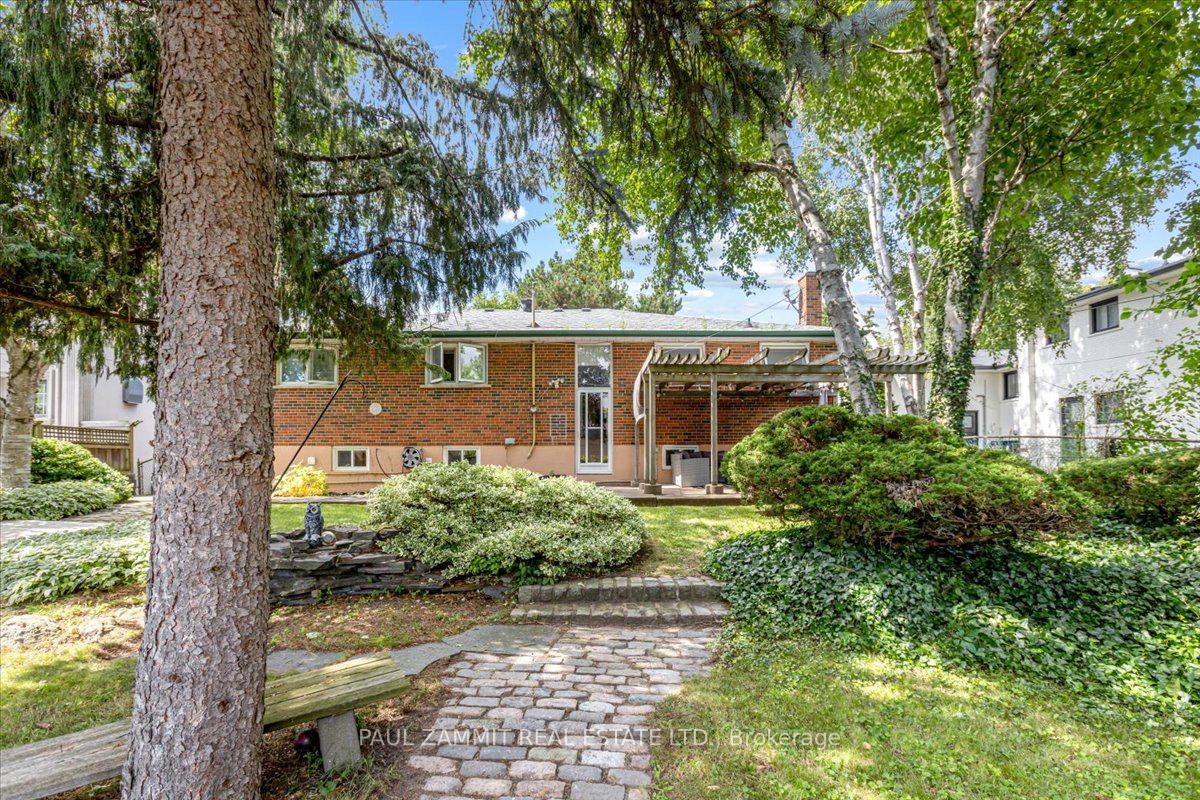 47 Ladyslipper Court