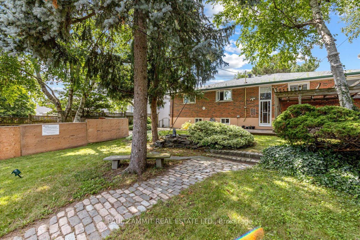 47 Ladyslipper Court