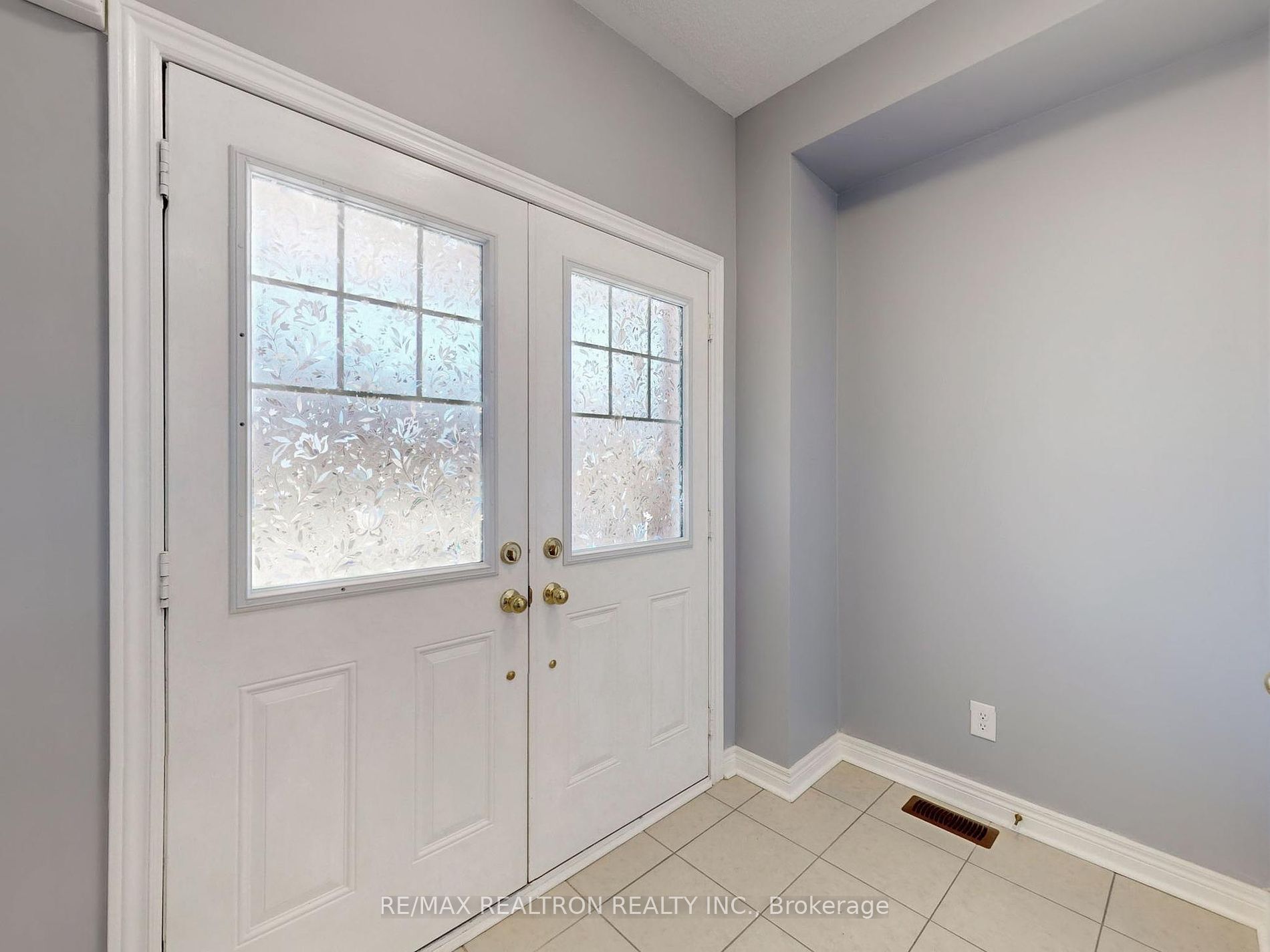 38 Flute St