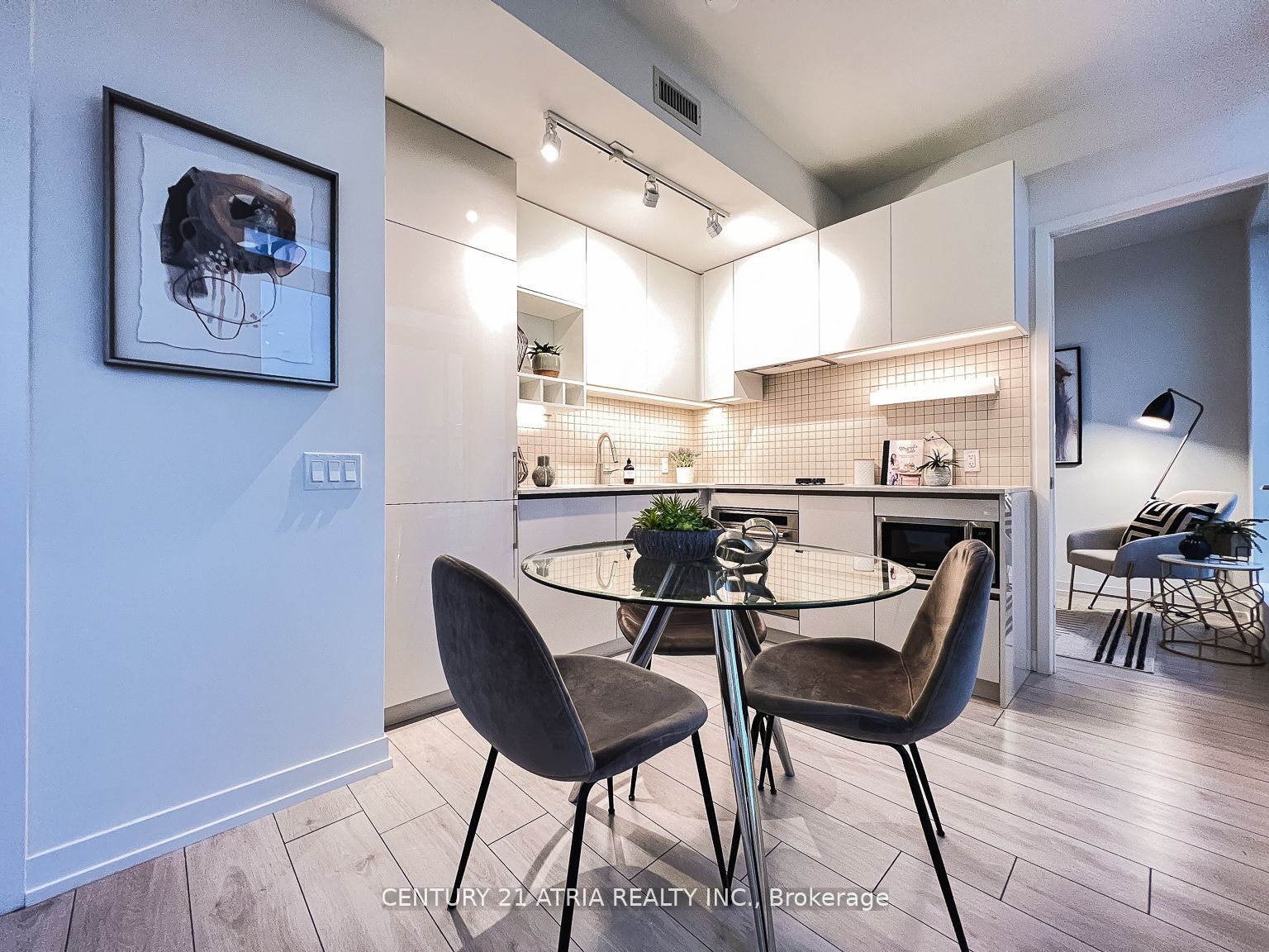950 Portage Parkway, #202