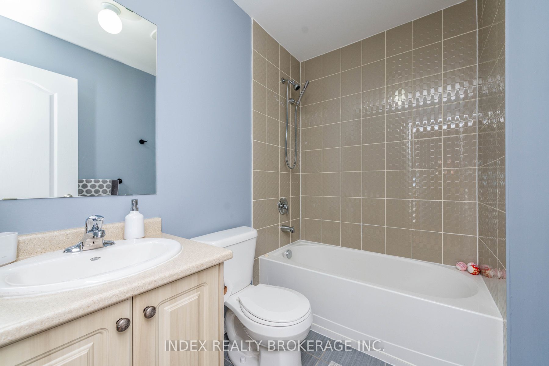 10 Porter Avenue, #26