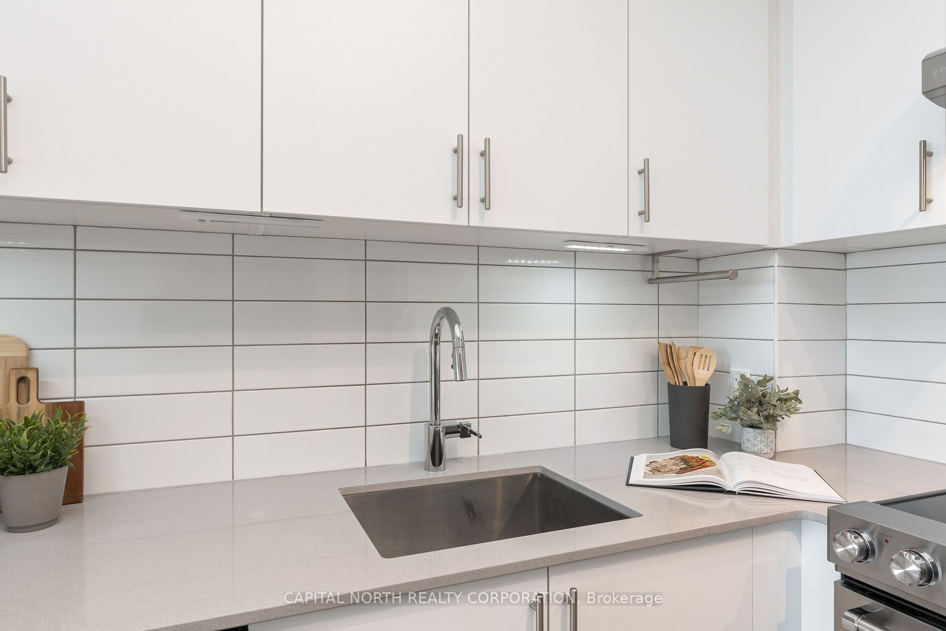 9000 Jane Street, #1812