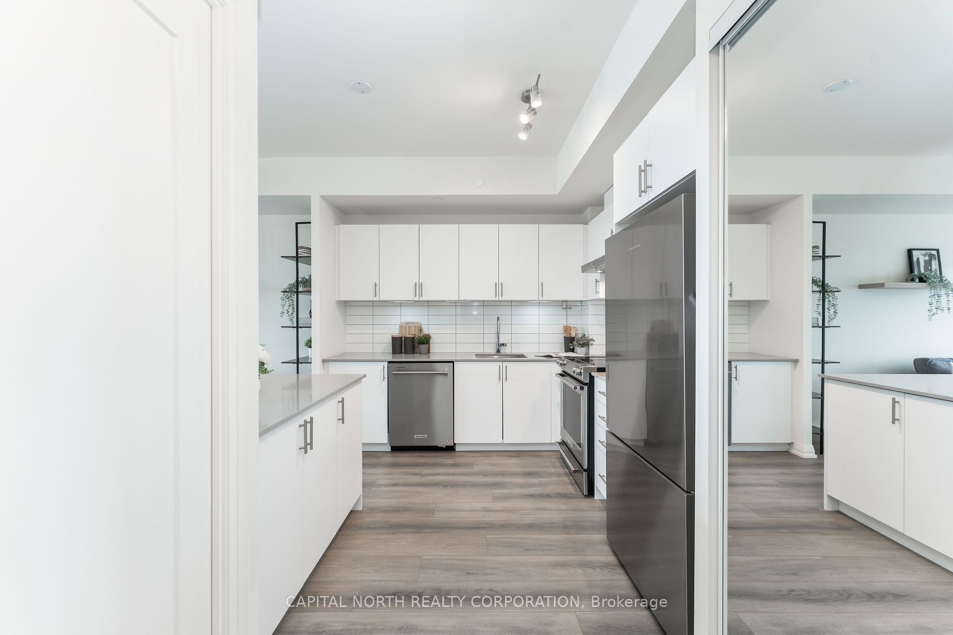 9000 Jane Street, #1812