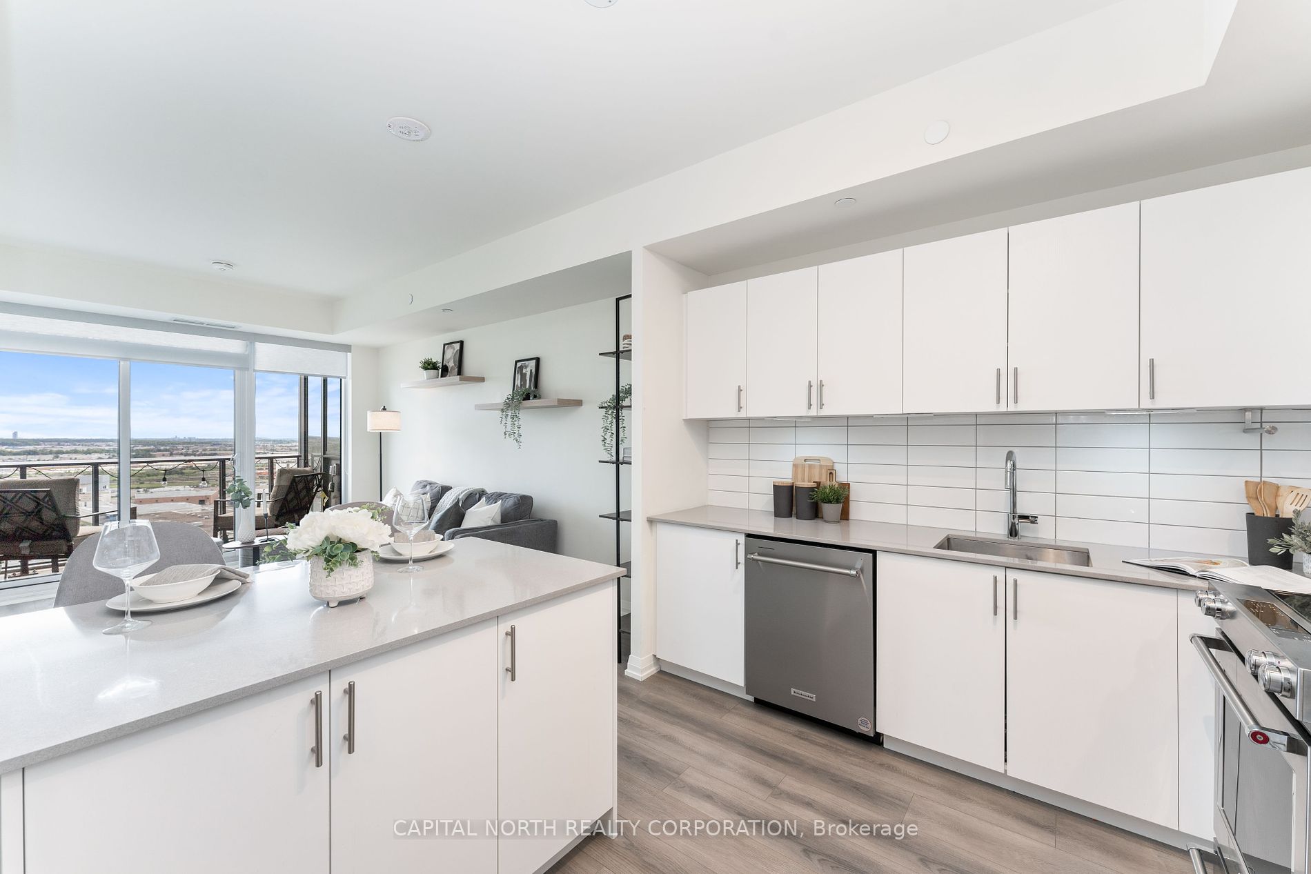 9000 Jane Street, #1812