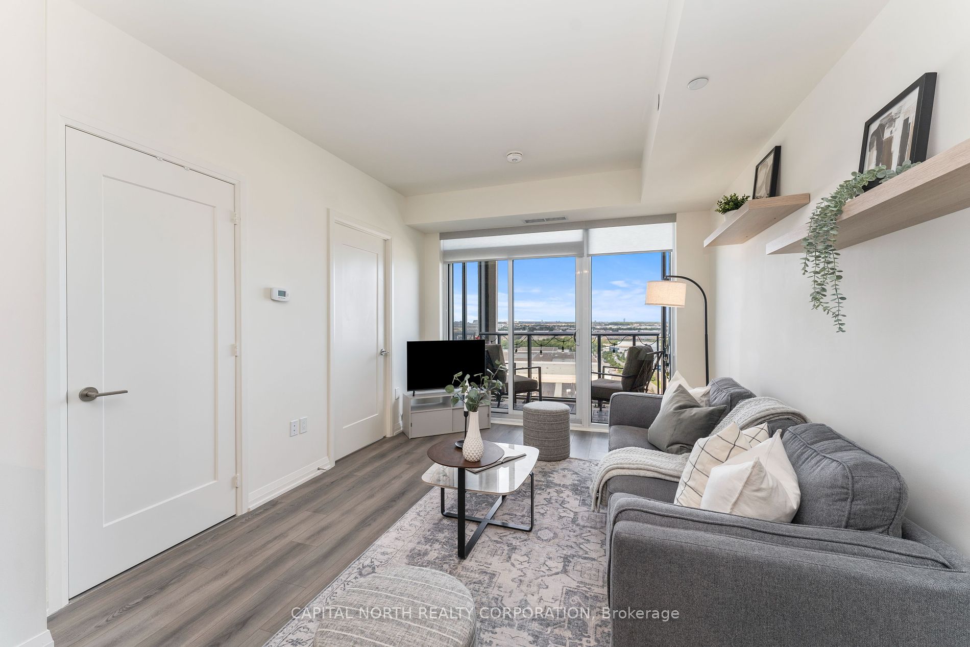 9000 Jane Street, #1812