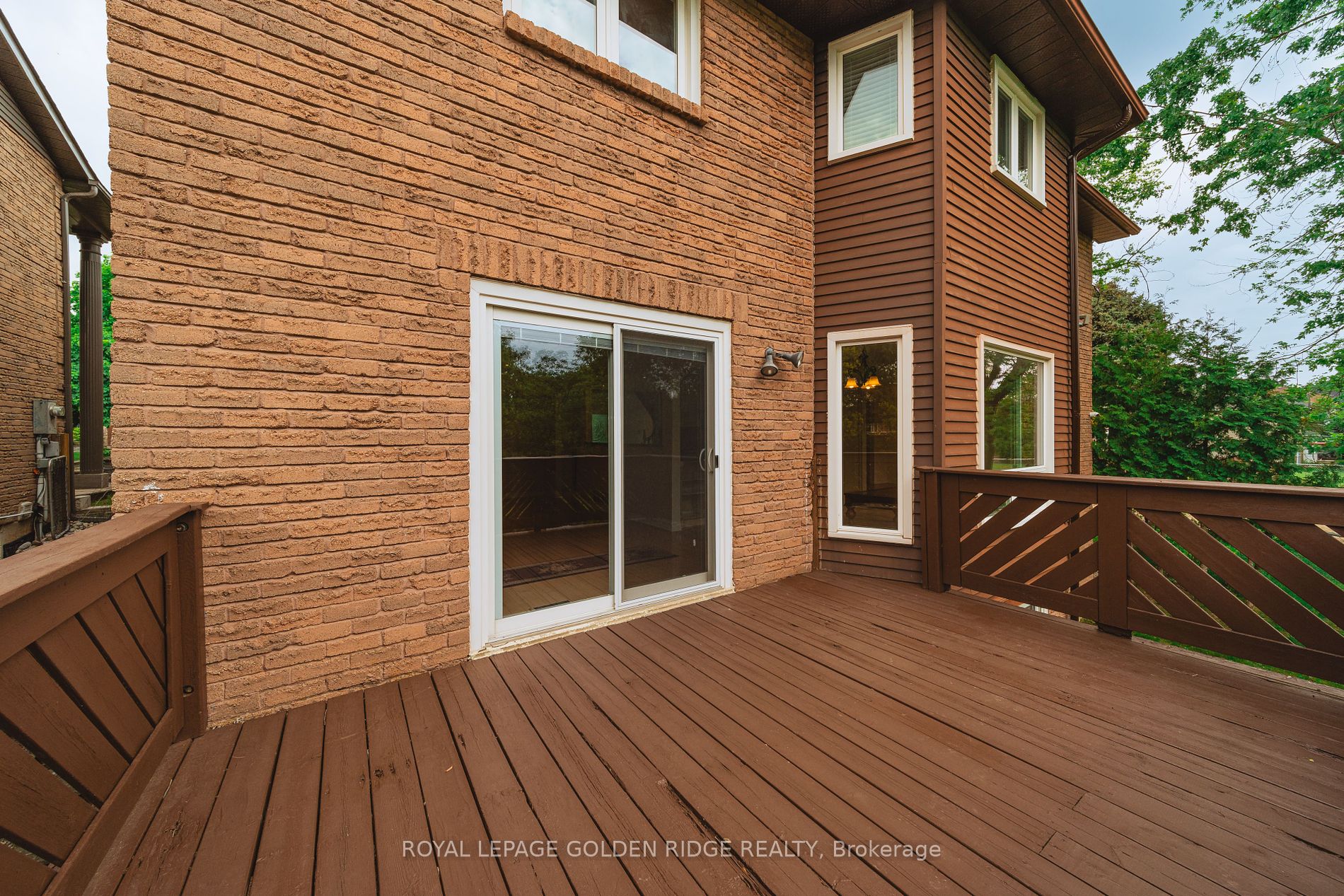 151 Old Surrey Lane