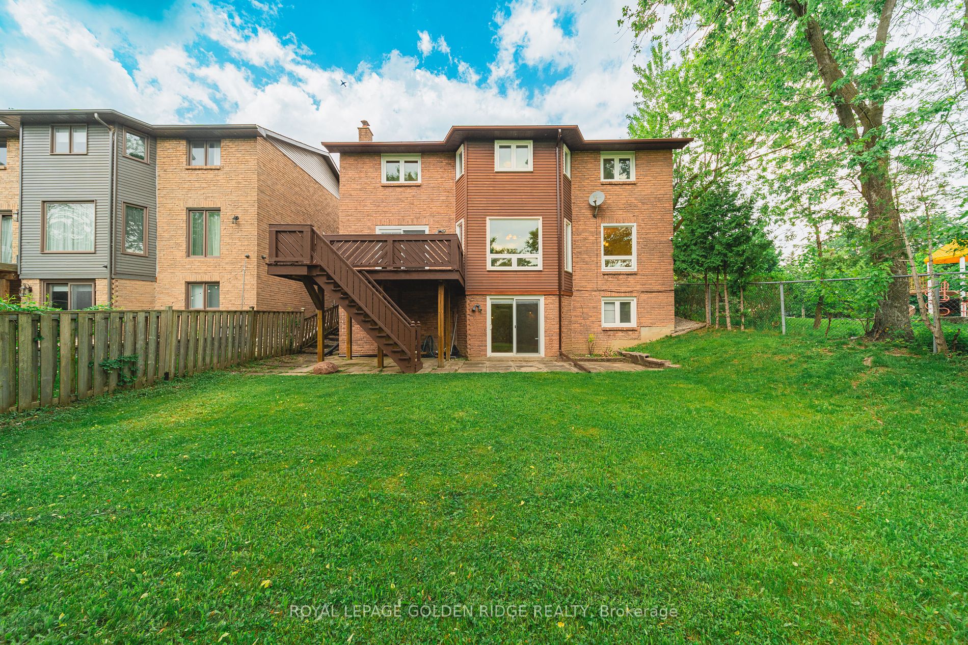 151 Old Surrey Lane