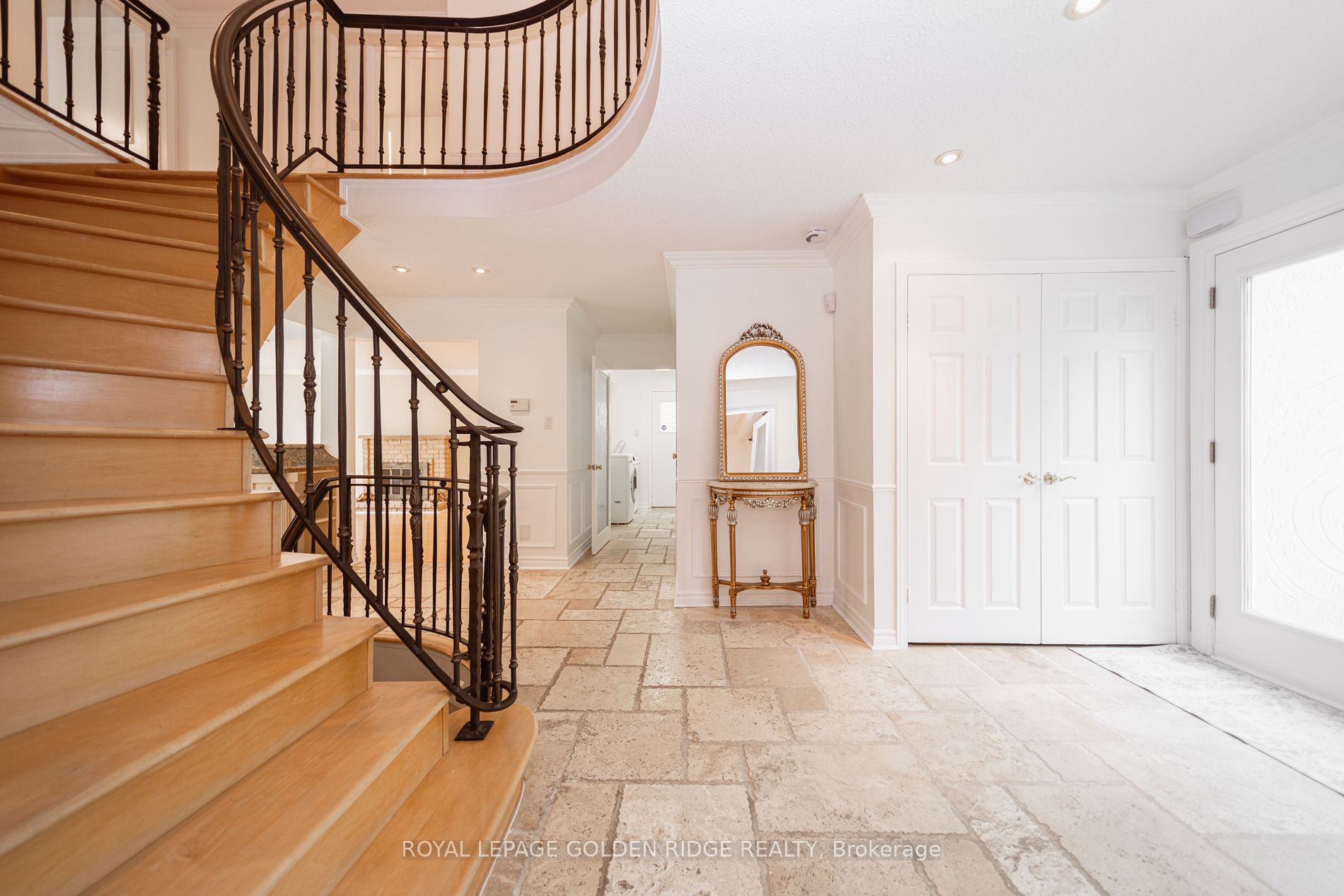 151 Old Surrey Lane