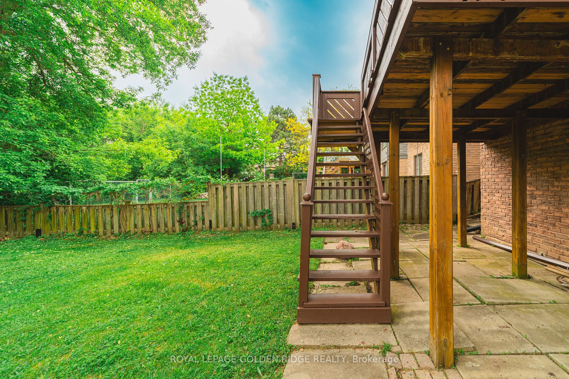 151 Old Surrey Lane