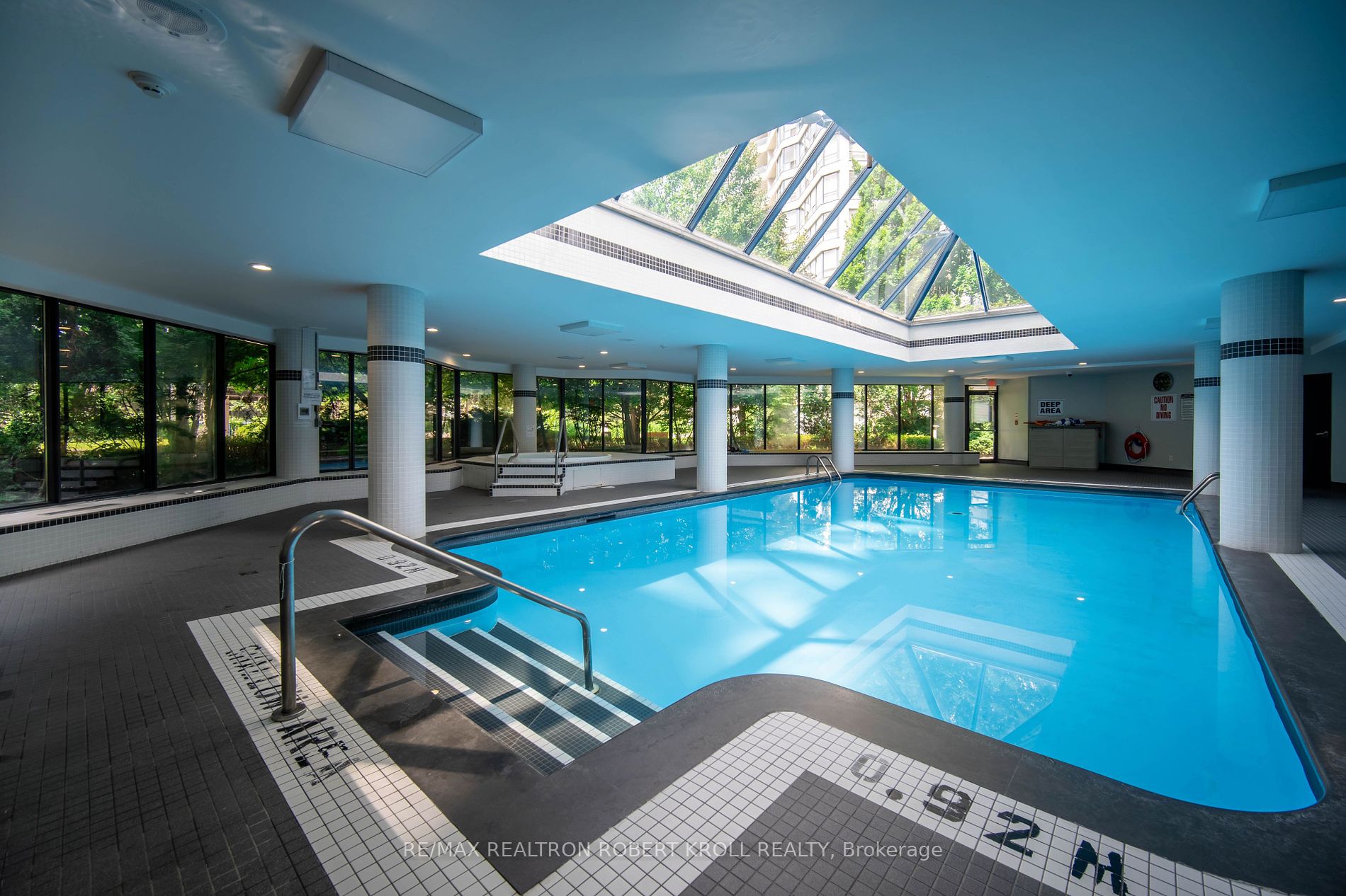 7300 Yonge St, #701