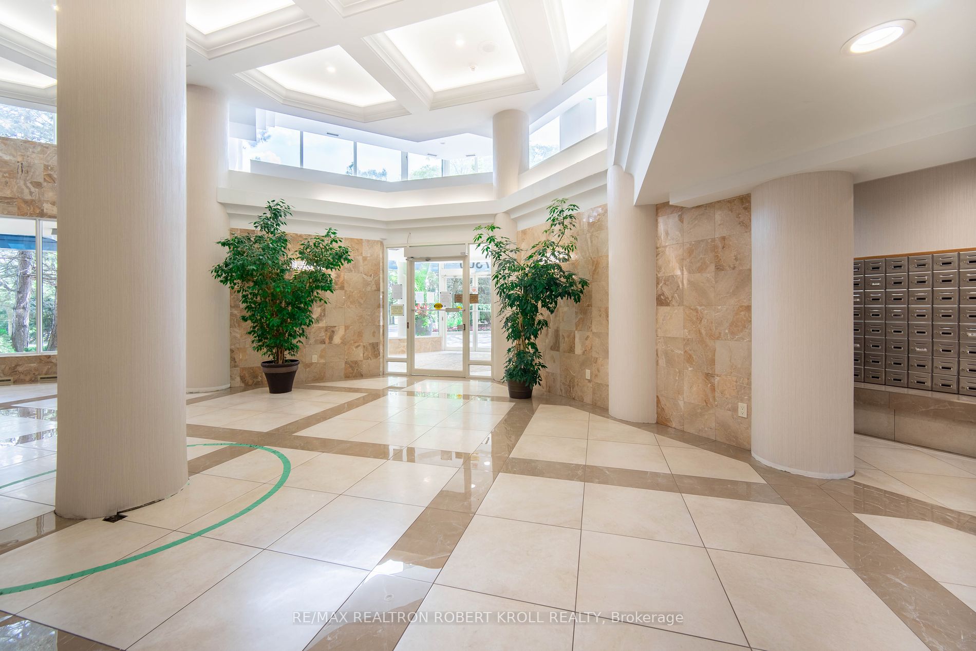 7300 Yonge St, #701