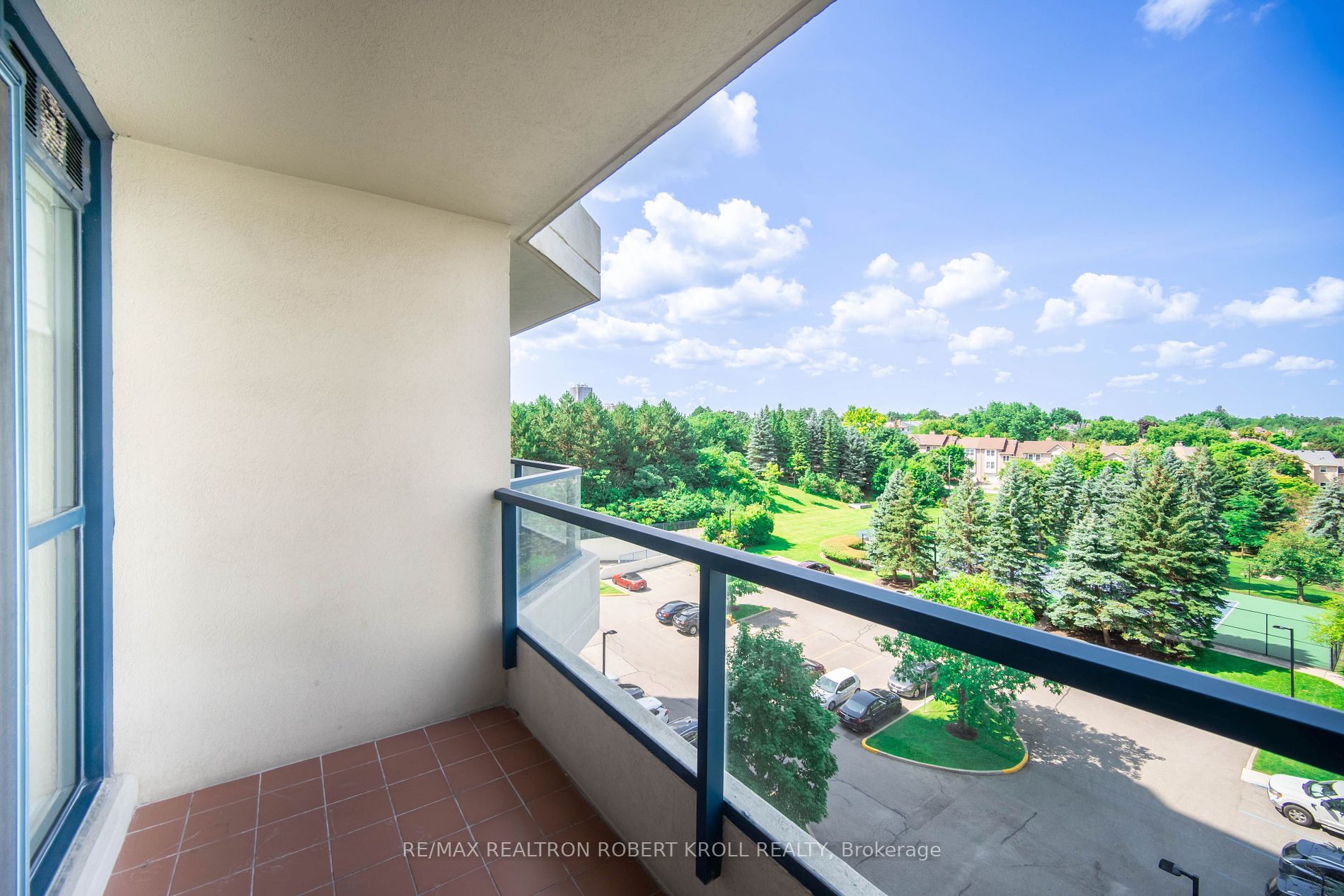 7300 Yonge St, #701