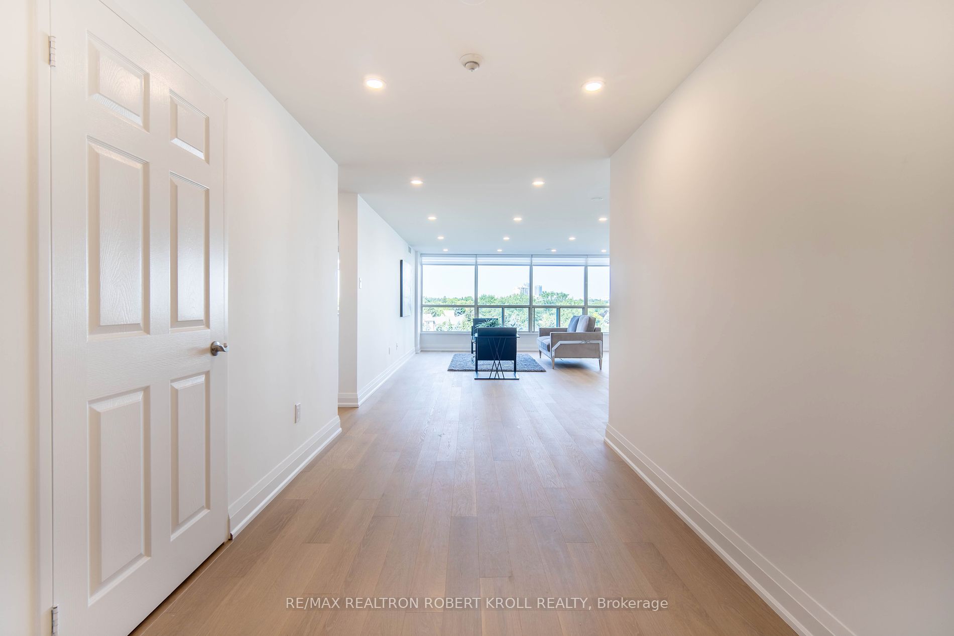 7300 Yonge St, #701