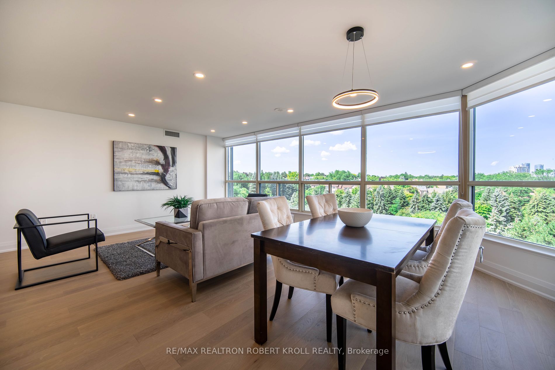 7300 Yonge St, #701