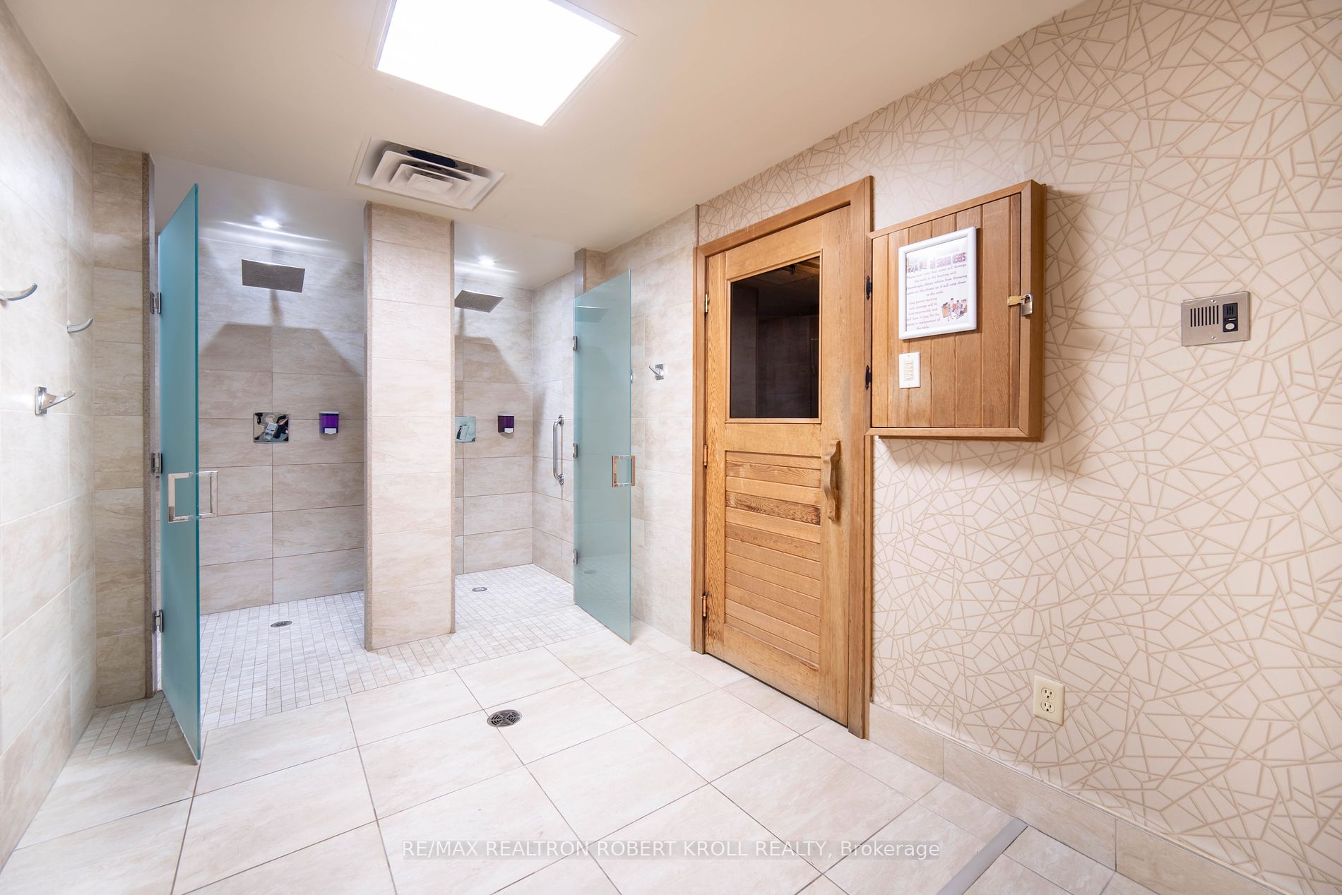 7300 Yonge St, #701