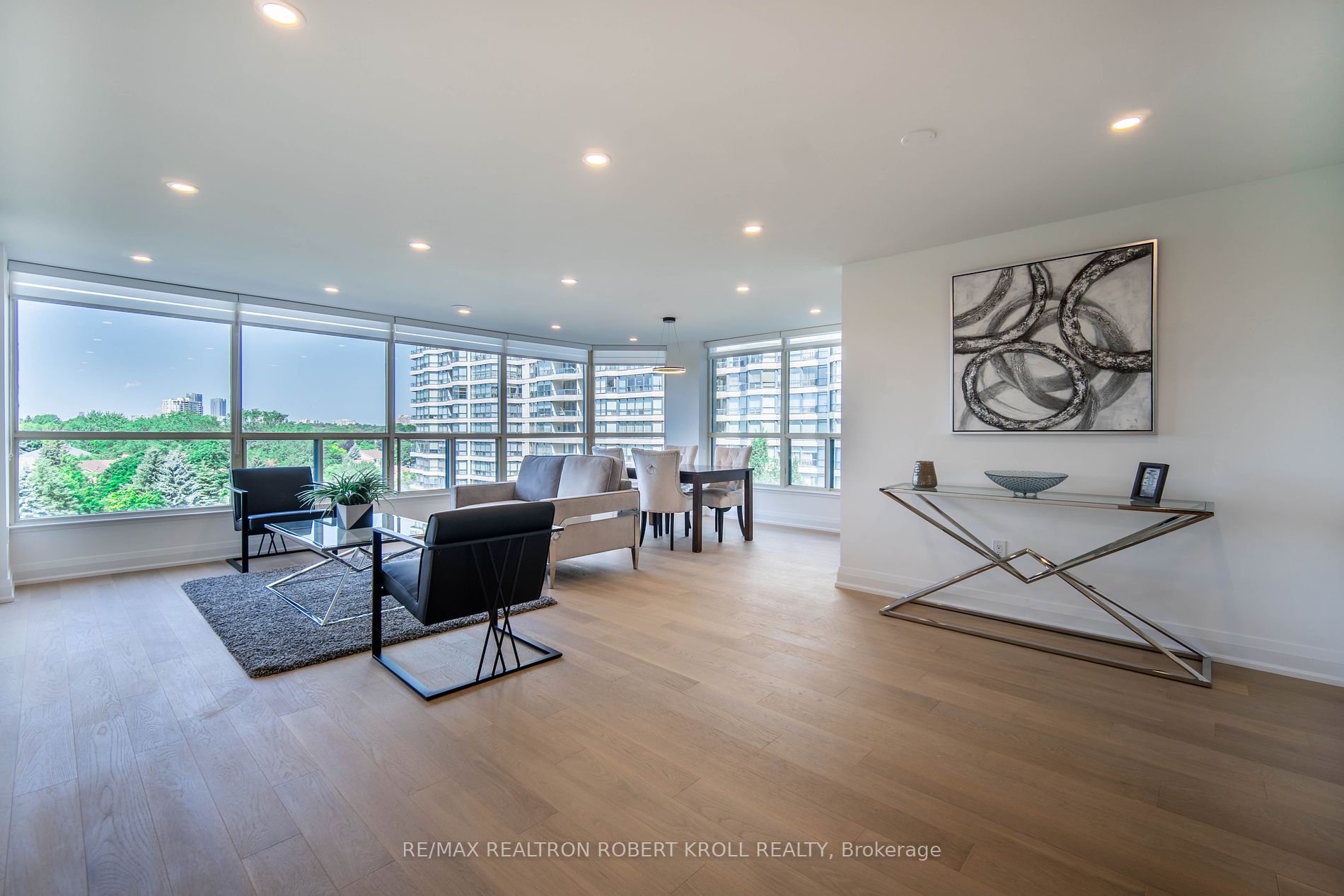 7300 Yonge St, #701