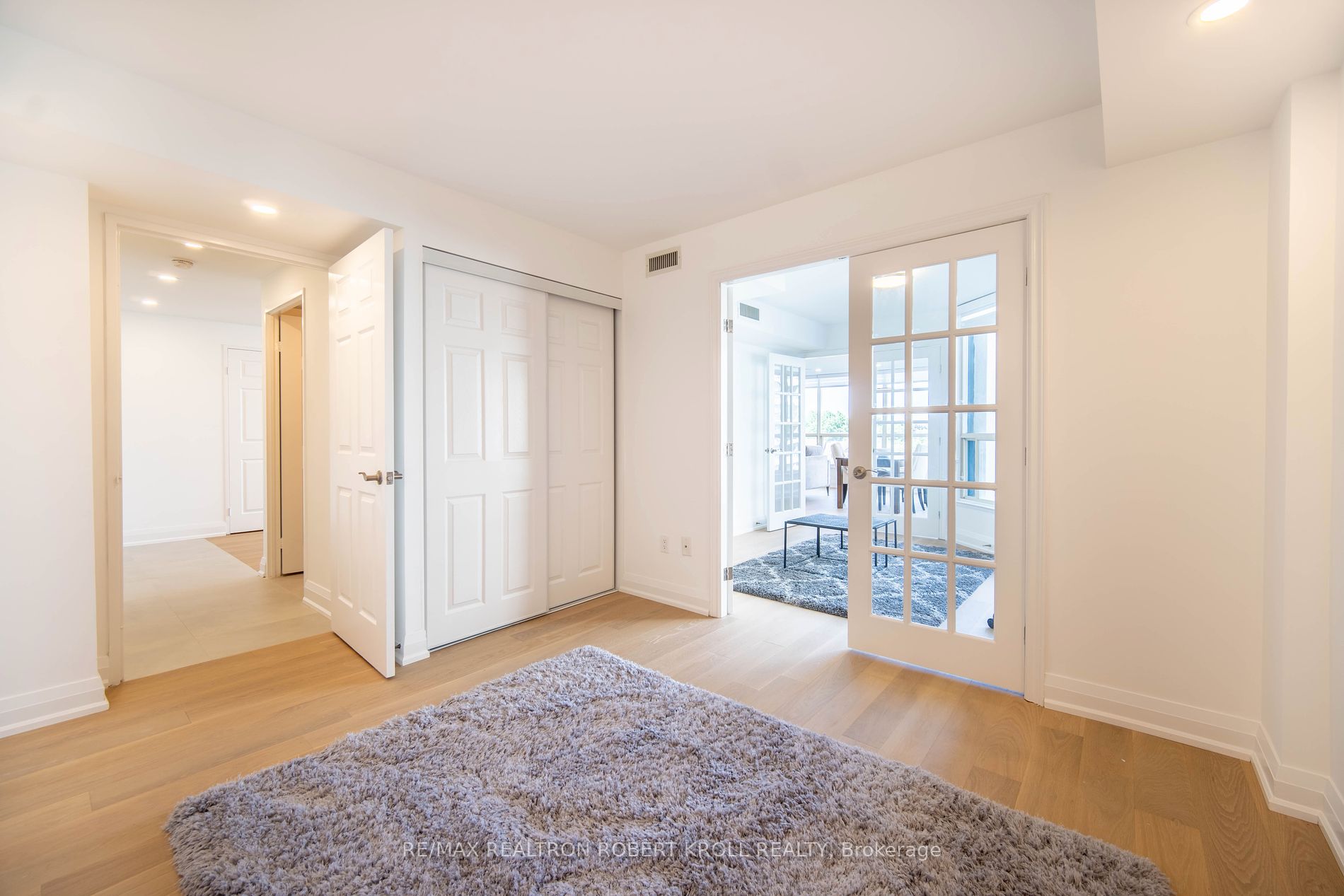 7300 Yonge St, #701