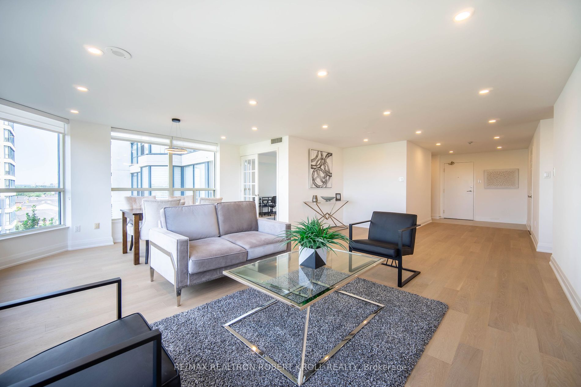 7300 Yonge St, #701
