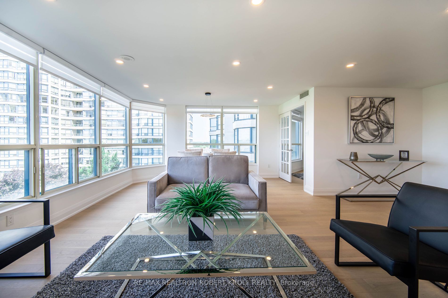 7300 Yonge St, #701